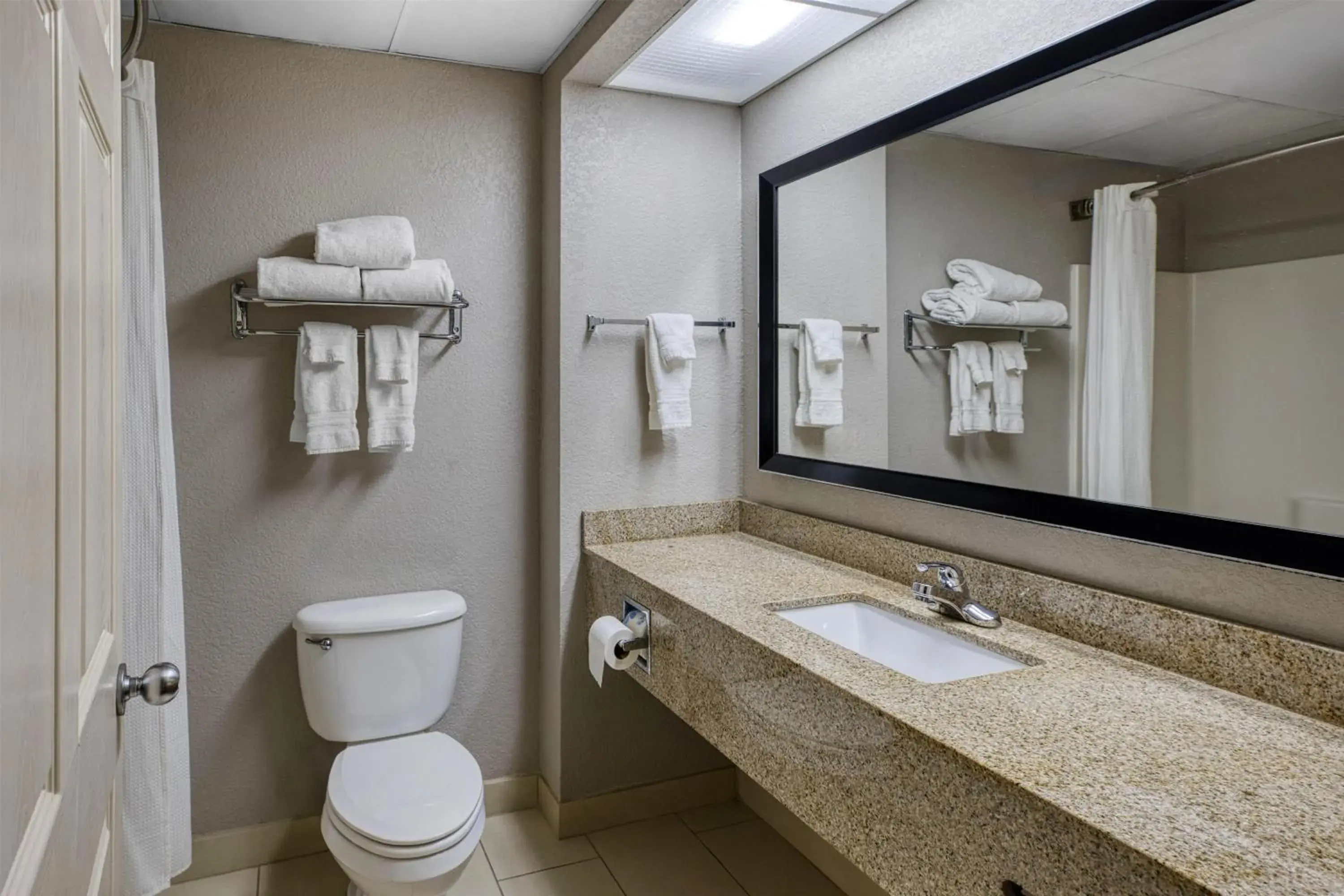 King Room with Roll-In Shower - Disability Access in Best Western Lake Cumberland Inn King Room with Roll-In Shower - Disability Access in Best Western Lake Cumberland Inn