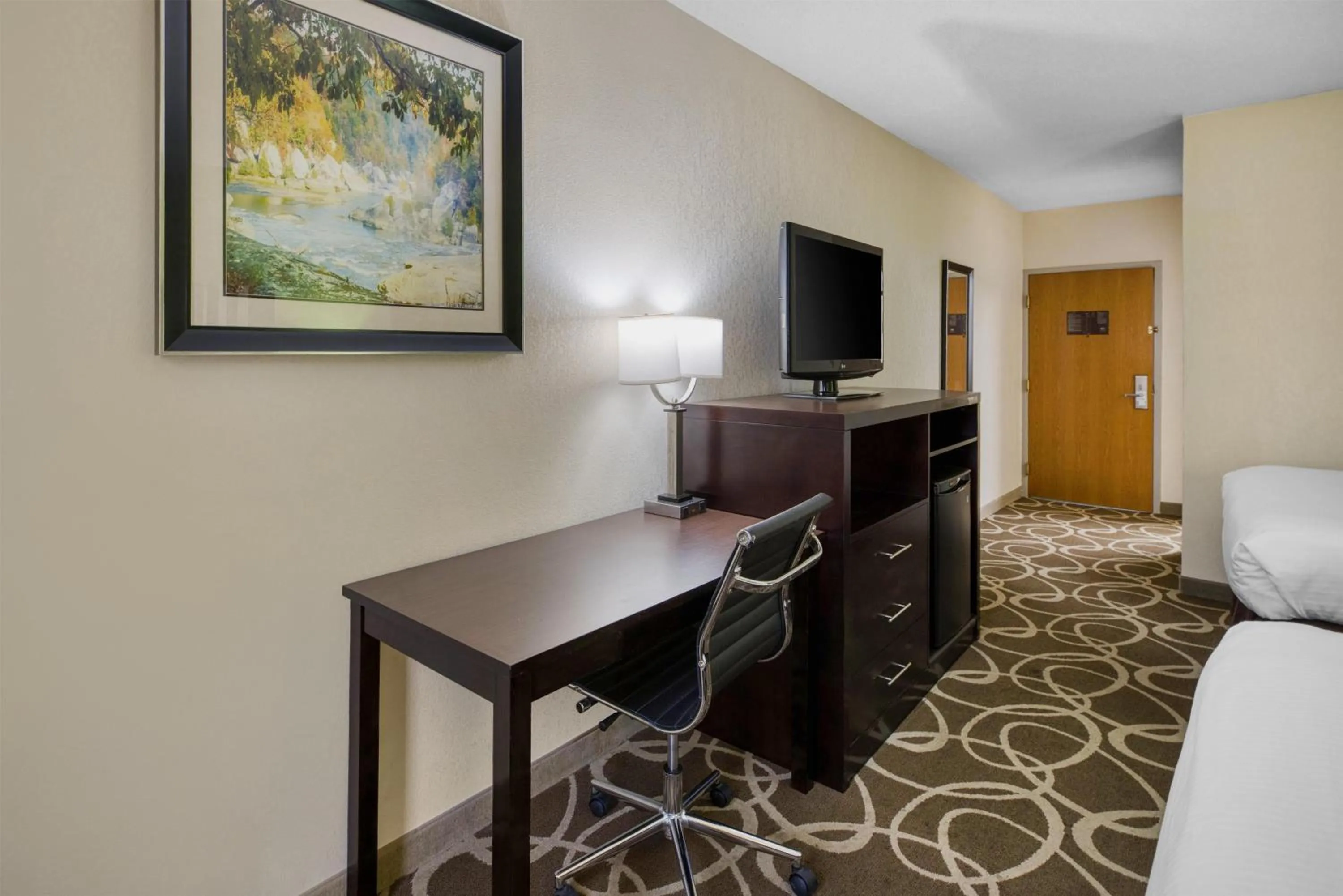 Bedroom in Best Western Lake Cumberland Inn