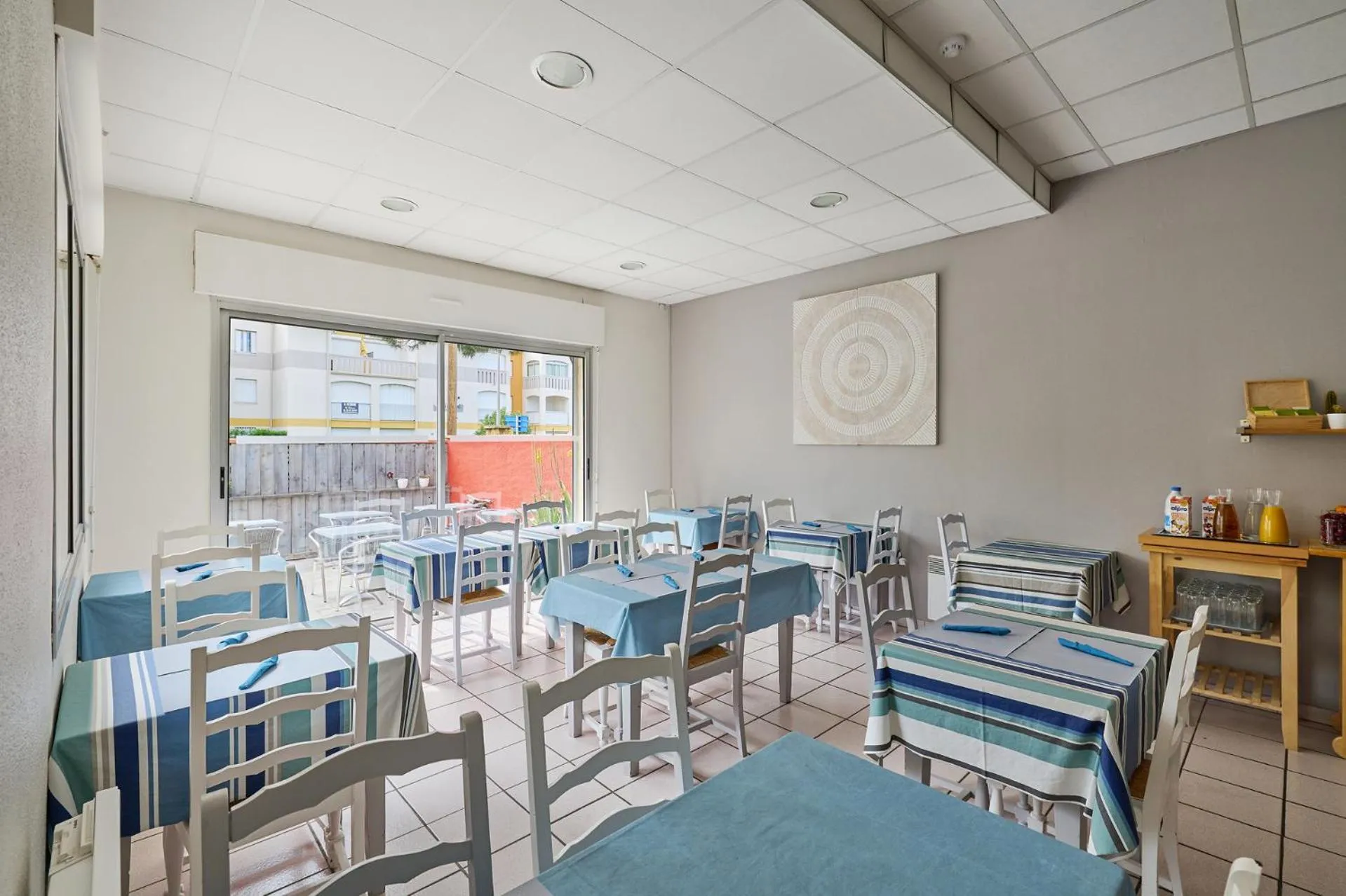 Breakfast in Hôtel Les Mimosas