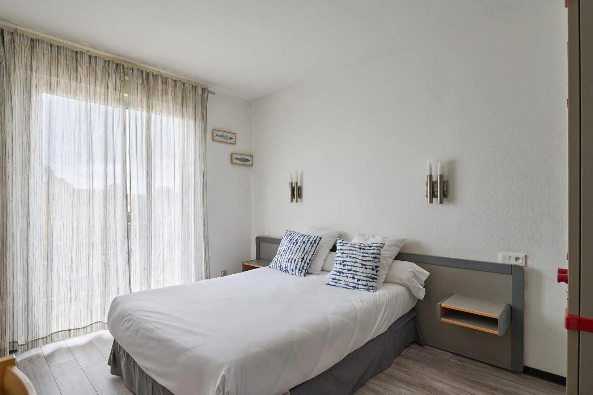 Bedroom, Bed in Hôtel Les Mimosas