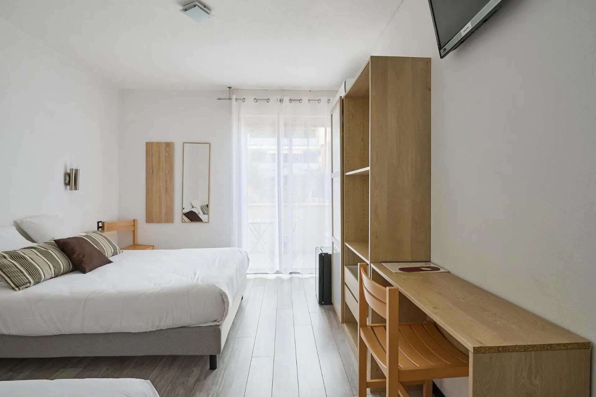 Bedroom, Bed in Hôtel Les Mimosas