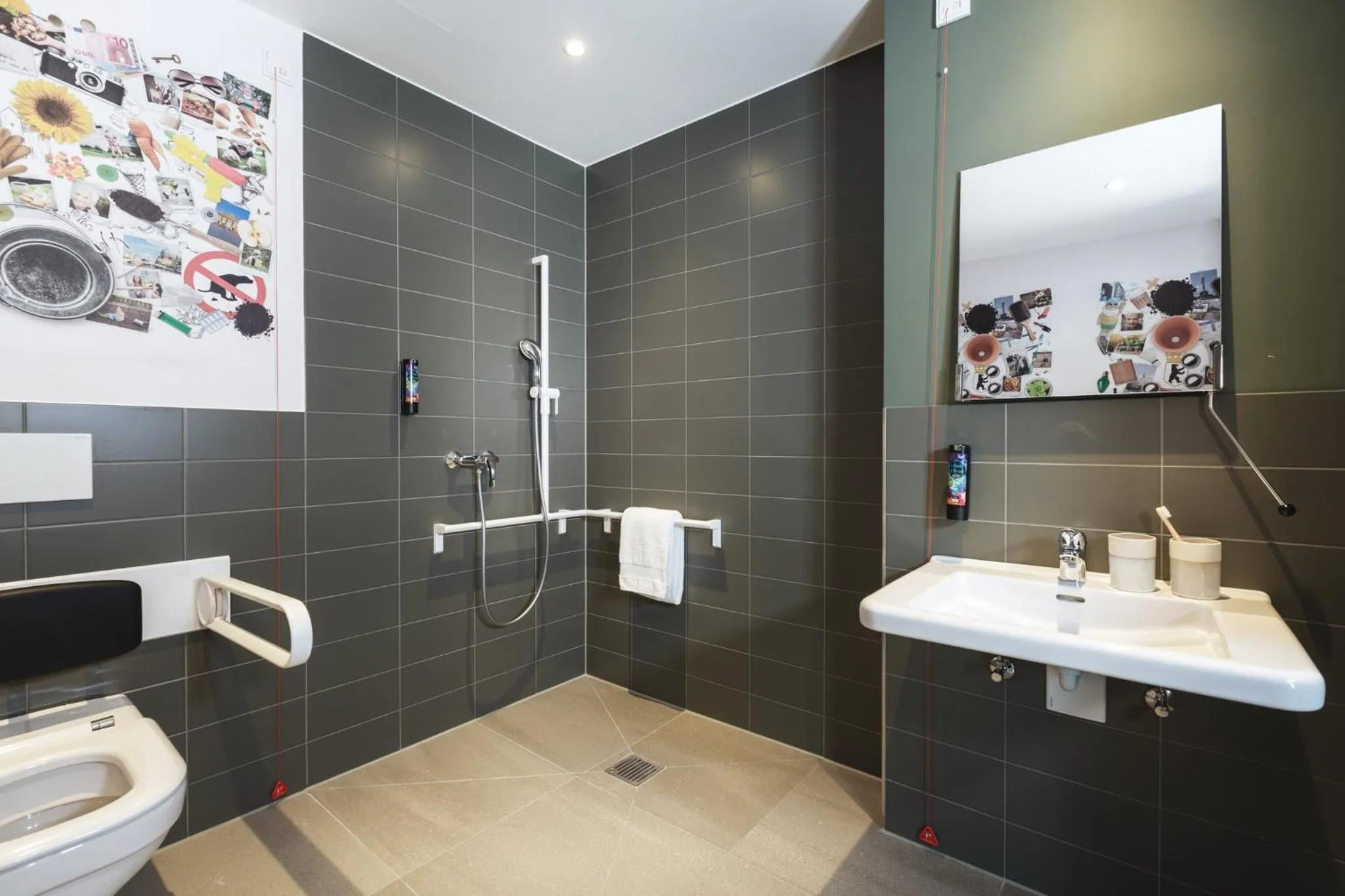 Photo of the whole room in Holiday Inn - the niu, Dwarf Berlin Schöneberg by IHG