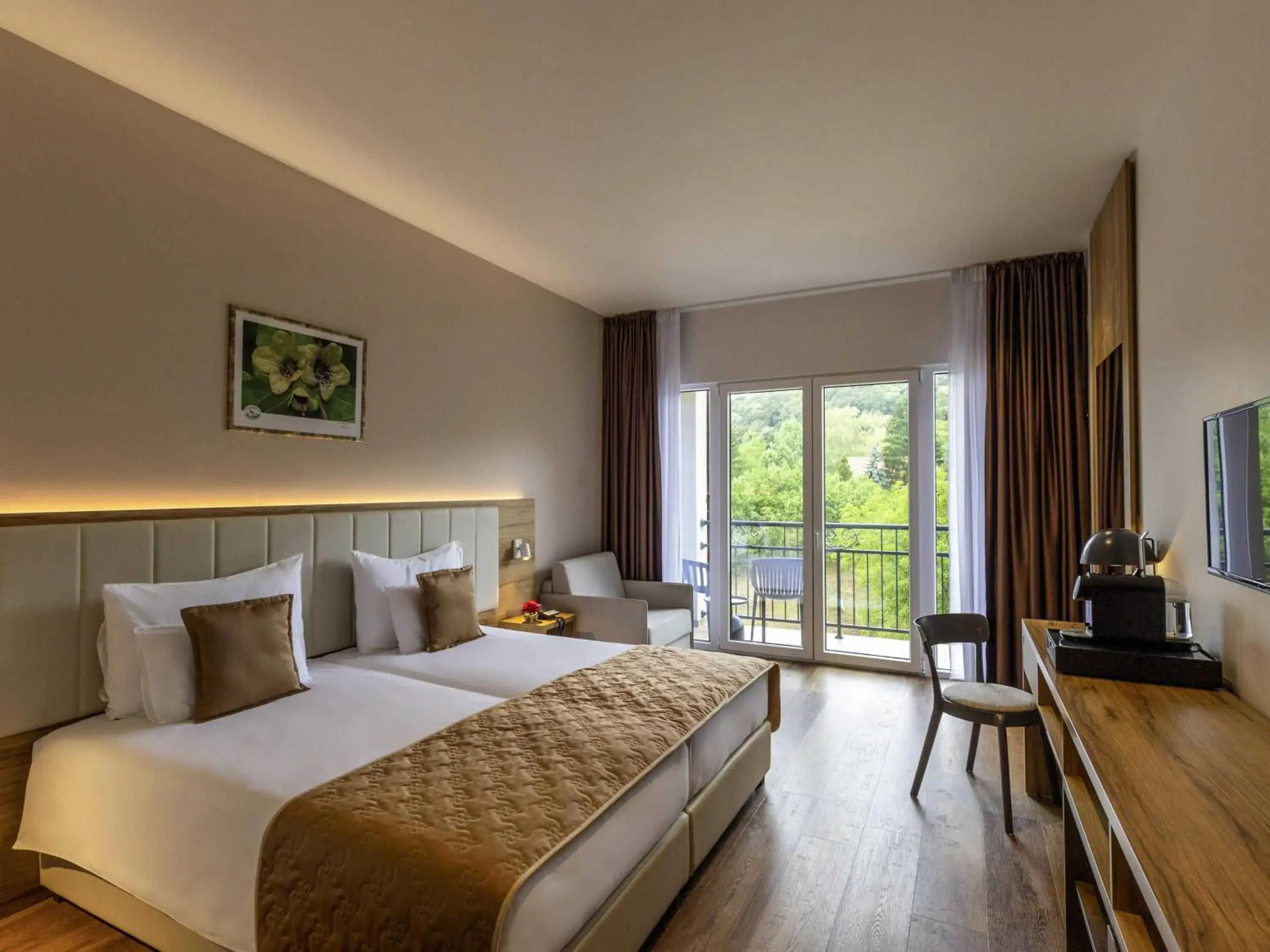 Superior Double Room with One Double Bed and Balcony - single occupancy in Movenpick Resort and Spa Fruske Terme Superior Double Room with One Double Bed and Balcony - single occupancy in Movenpick Resort and Spa Fruske Terme