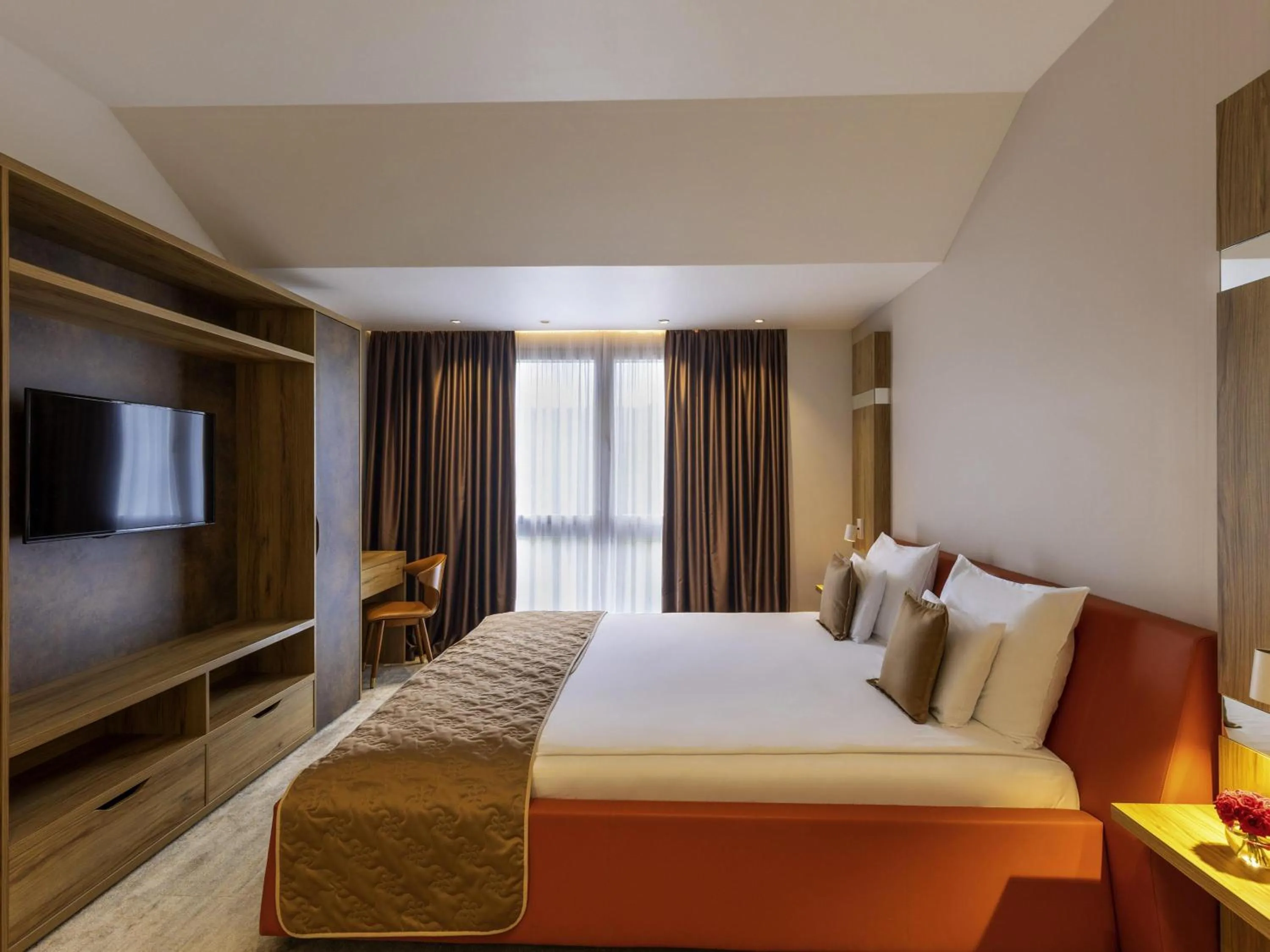 Bedroom, Bed in Movenpick Resort and Spa Fruske Terme