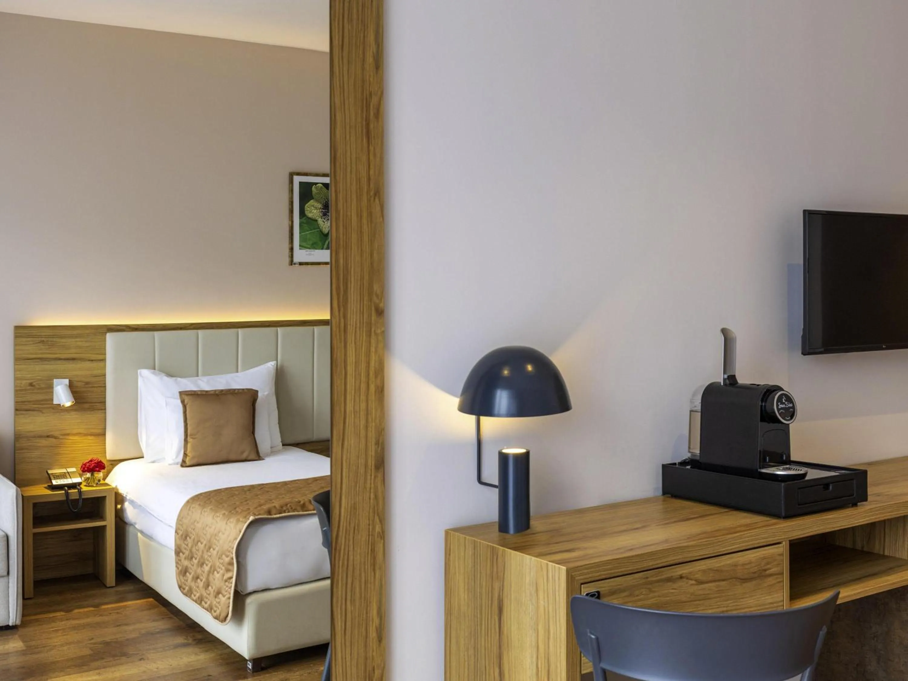 Bedroom, Bed in Movenpick Resort and Spa Fruske Terme