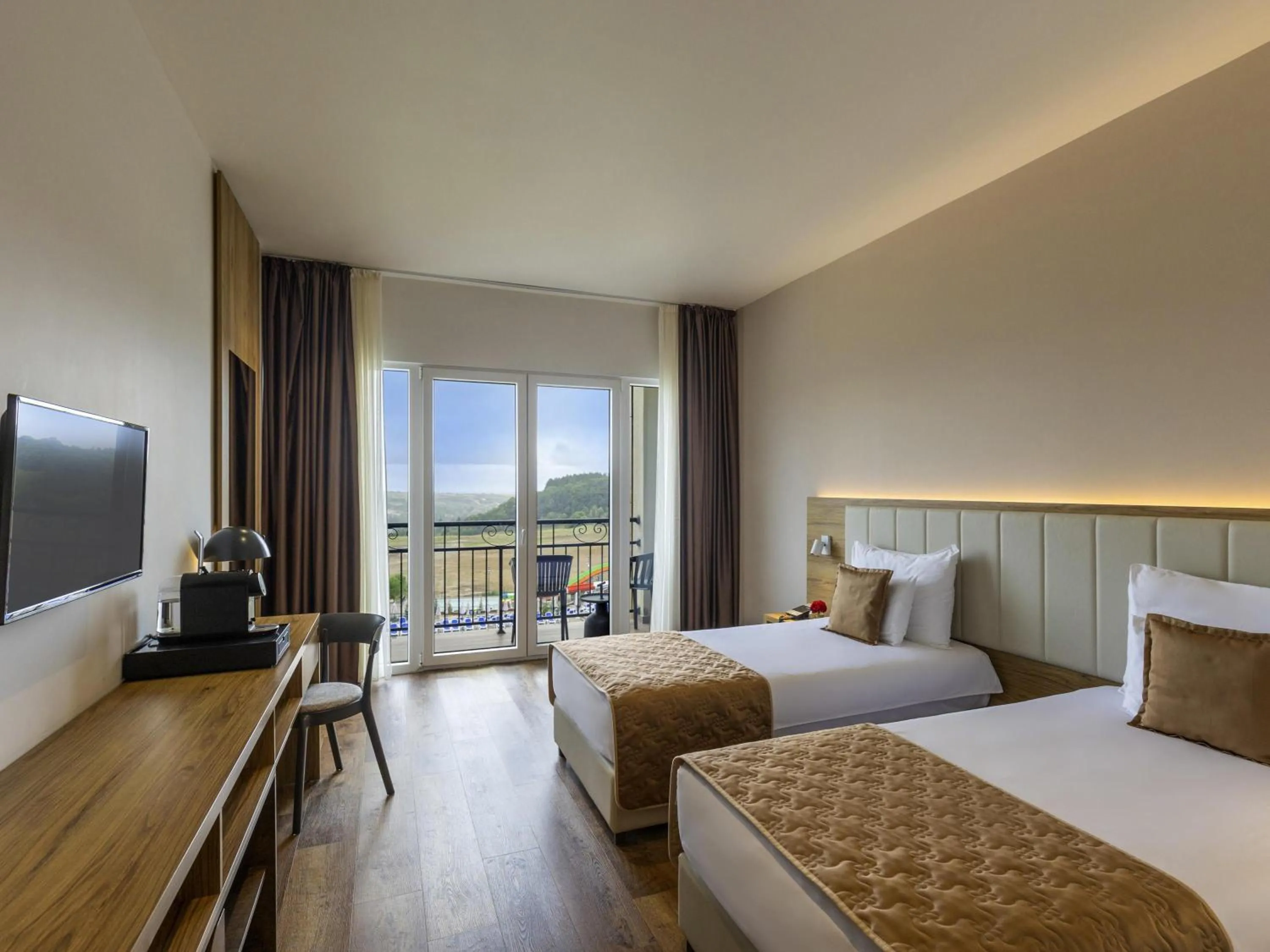 Bedroom, Bed in Movenpick Resort and Spa Fruske Terme