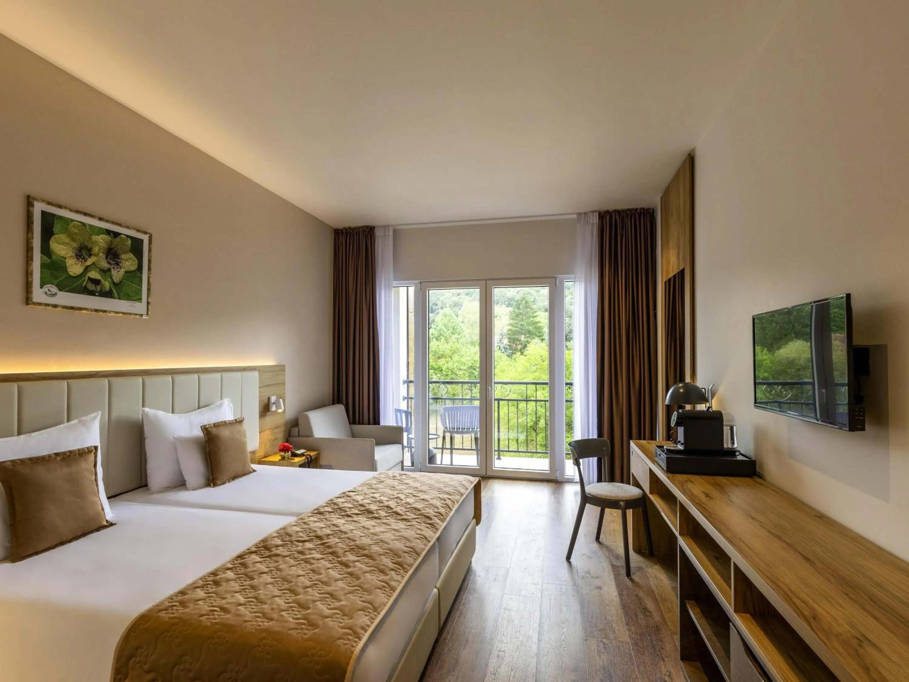 Bedroom, Bed in Movenpick Resort and Spa Fruske Terme