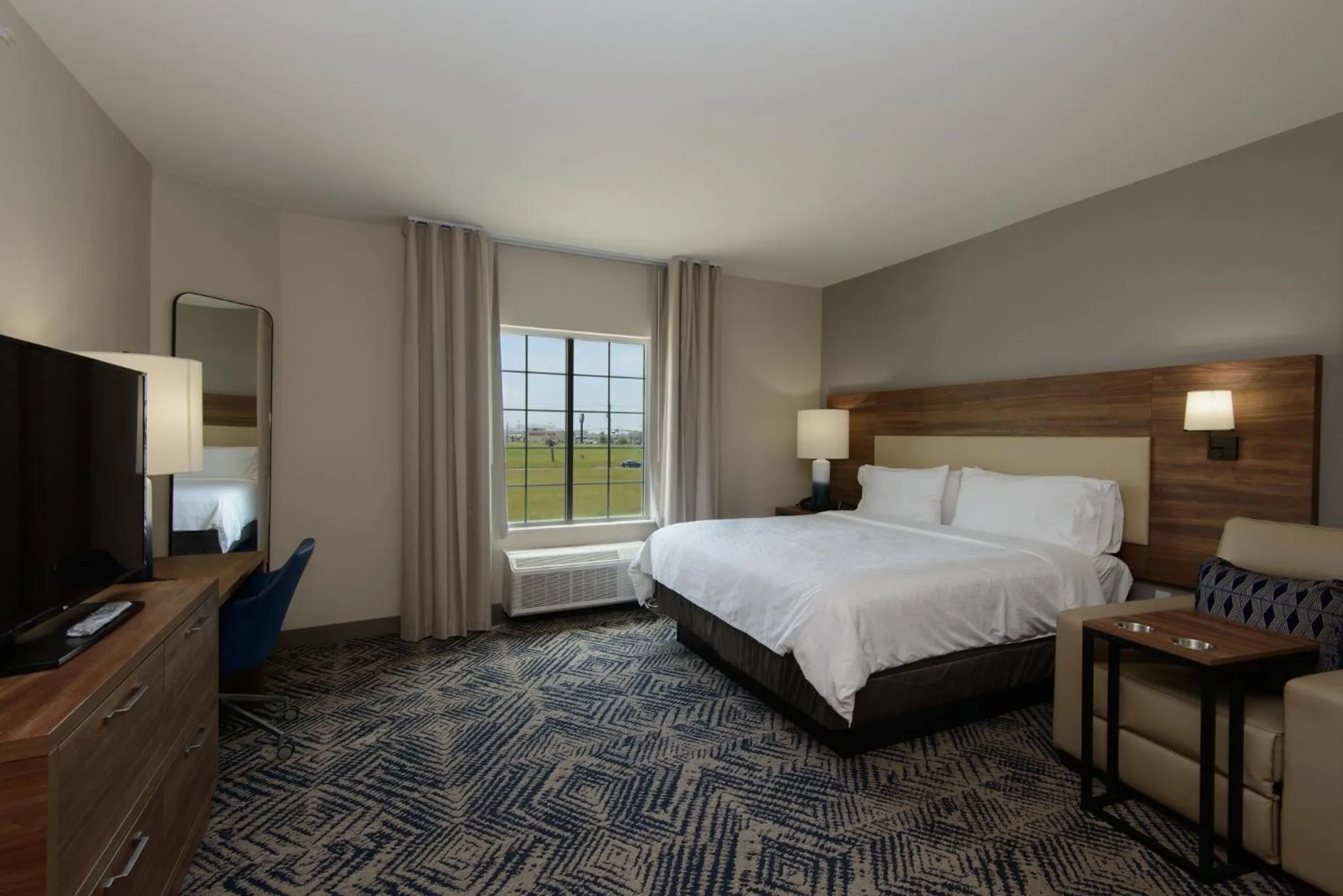 Photo of the whole room, Bed in Candlewood Suites - Corpus Christi - Portland by IHG