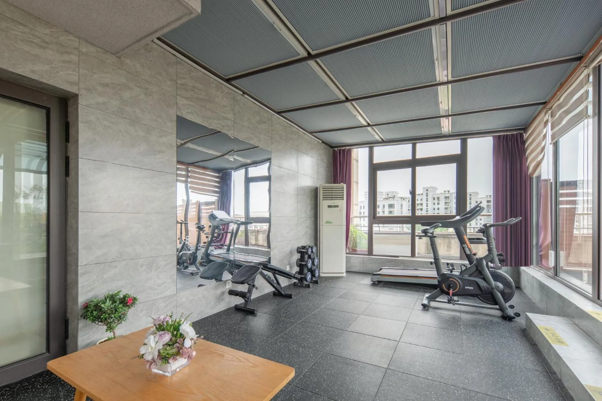 Fitness centre/facilities in Holiday Inn Express Shanghai Hongqiao North by IHG