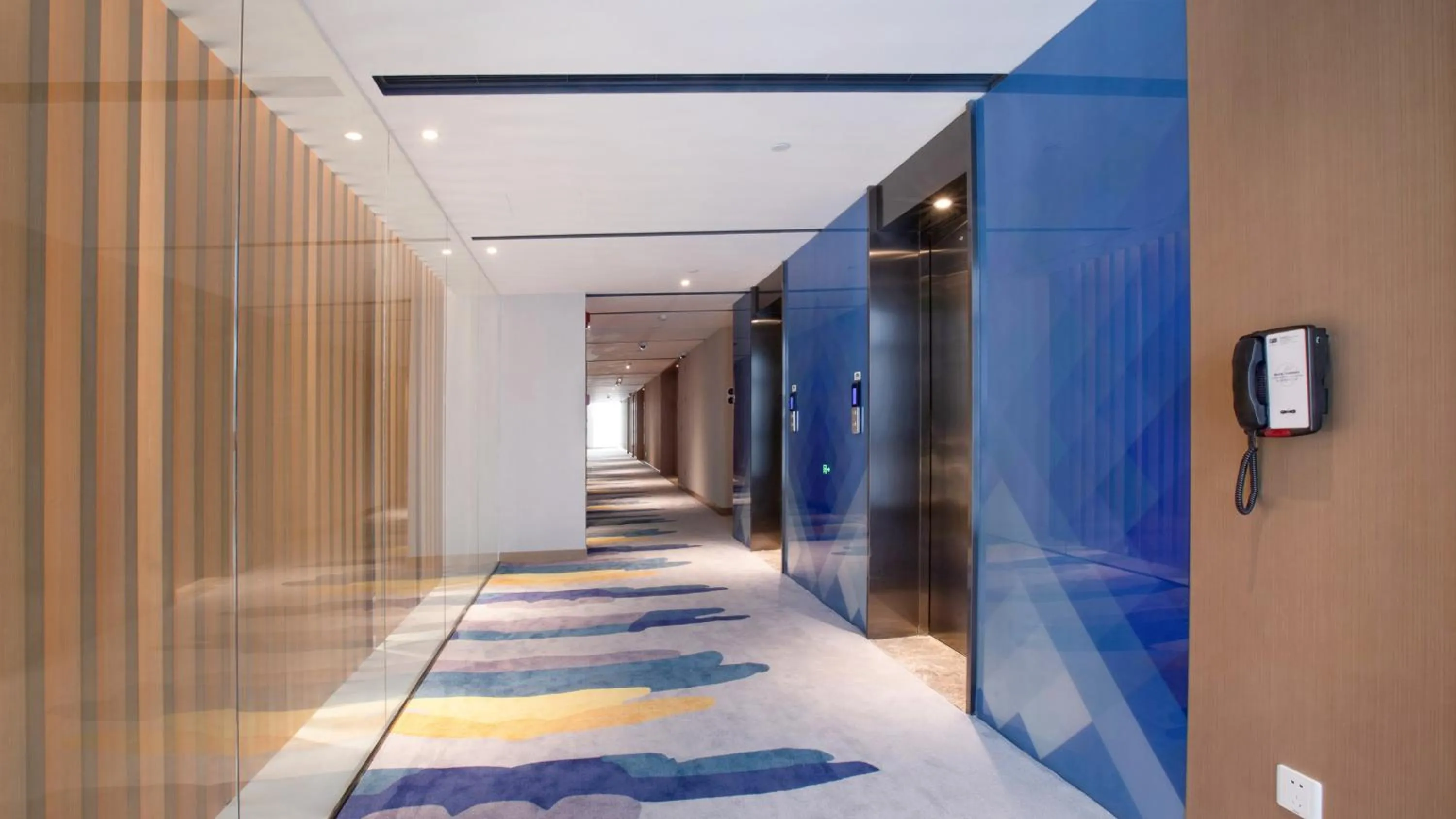 Lobby or reception in Holiday Inn Express Shanghai Hongqiao North by IHG