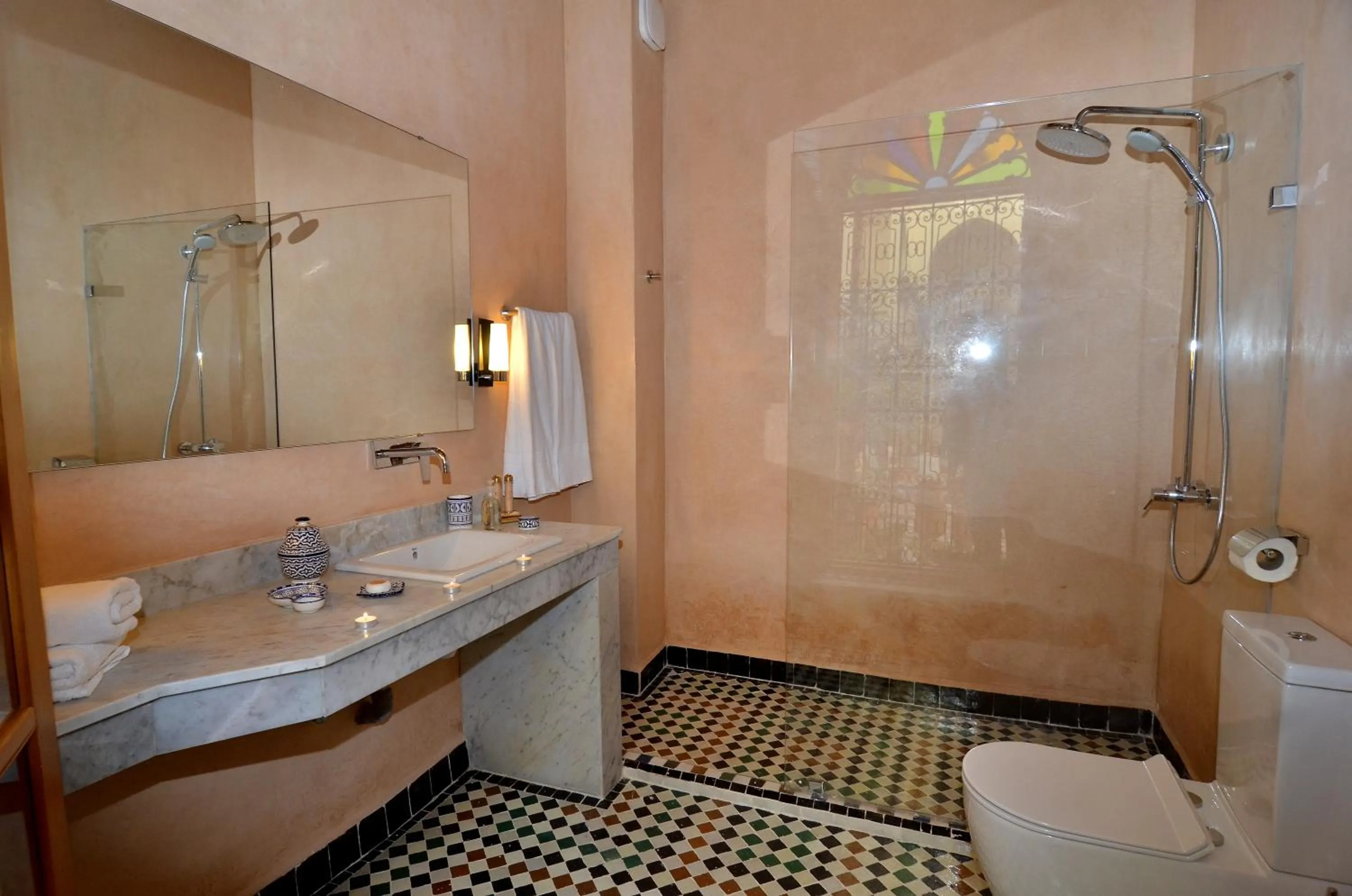 Shower in Riad Al Ansari