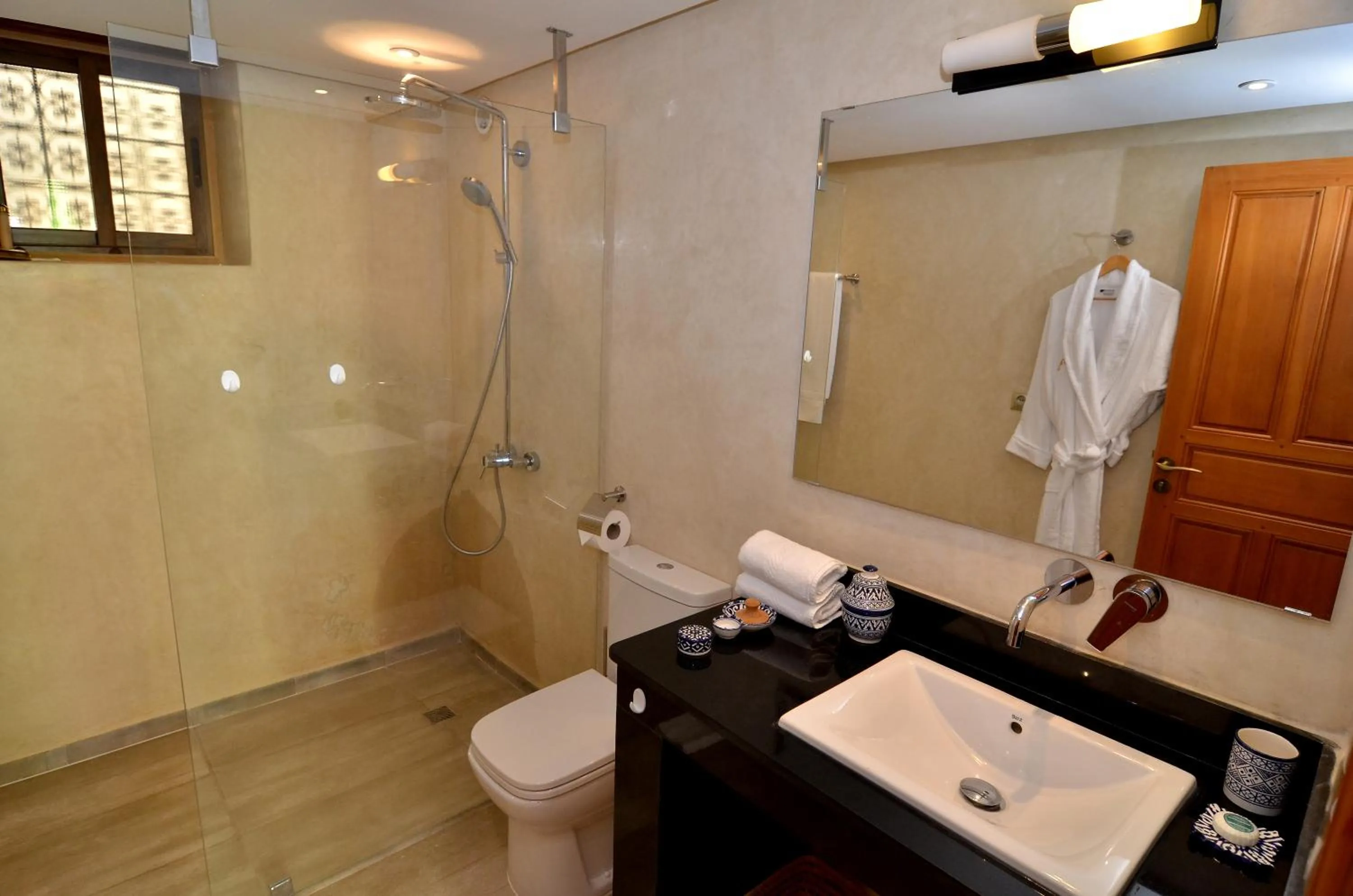 Shower in Riad Al Ansari
