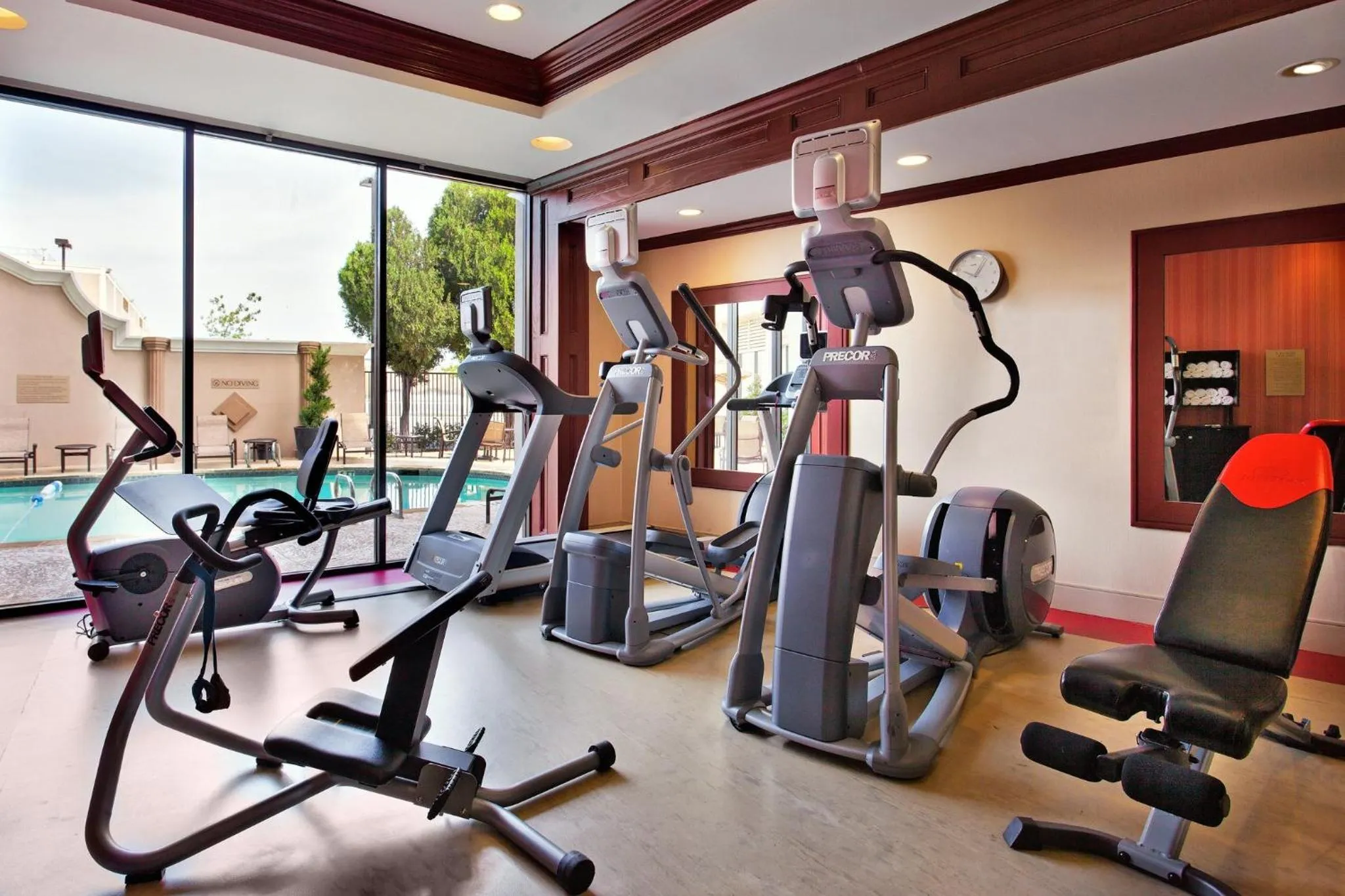 Fitness centre/facilities in Holiday Inn Express Dallas Market Center by IHG