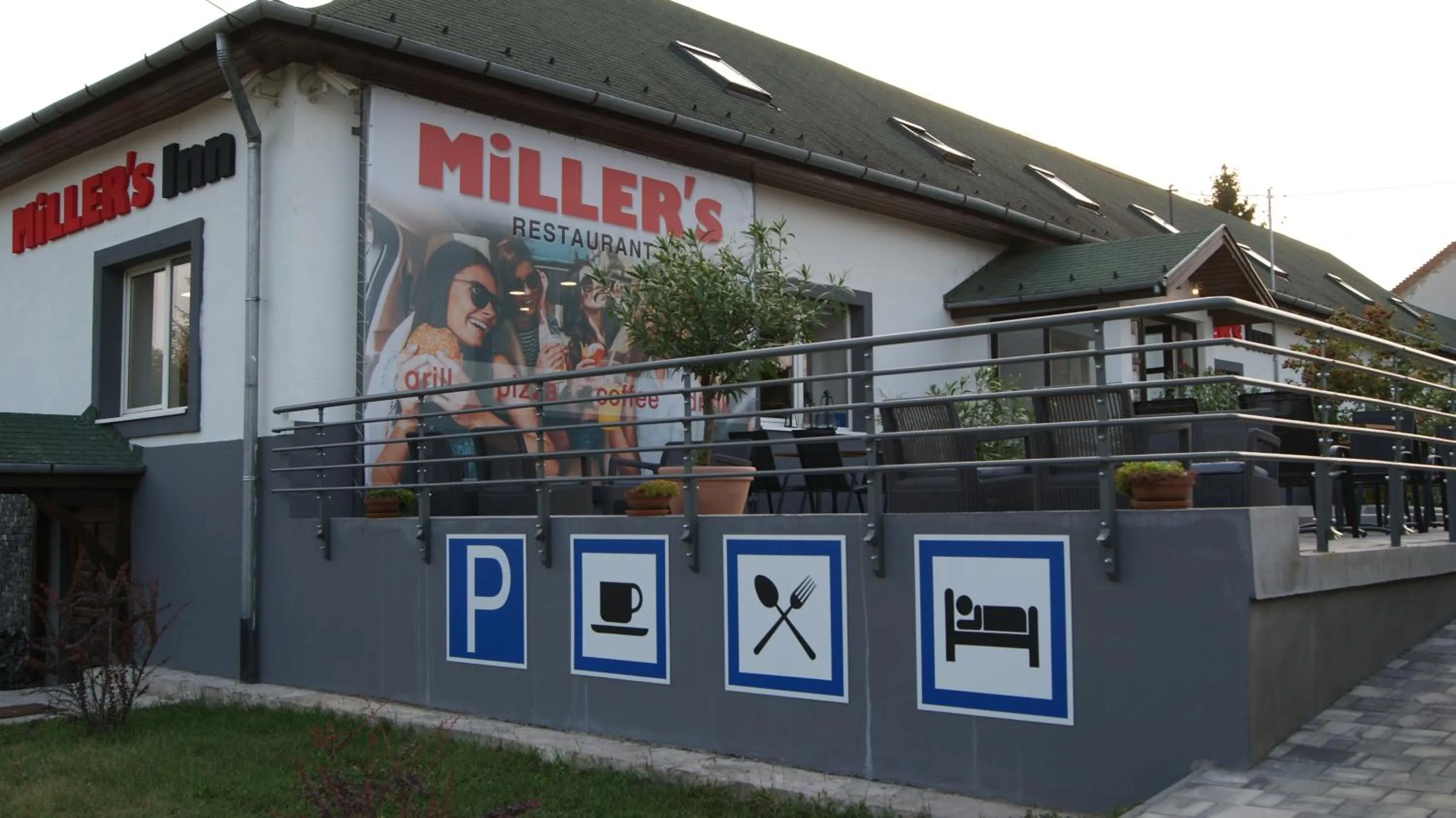 Property building in MiLLER's Inn Panzió és Étterem
