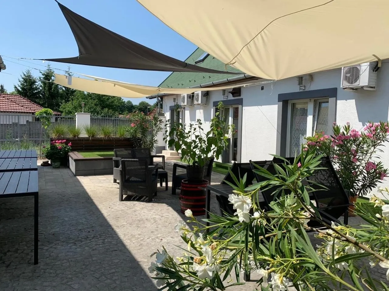 Inner courtyard view in MiLLER's Inn Panzió és Étterem