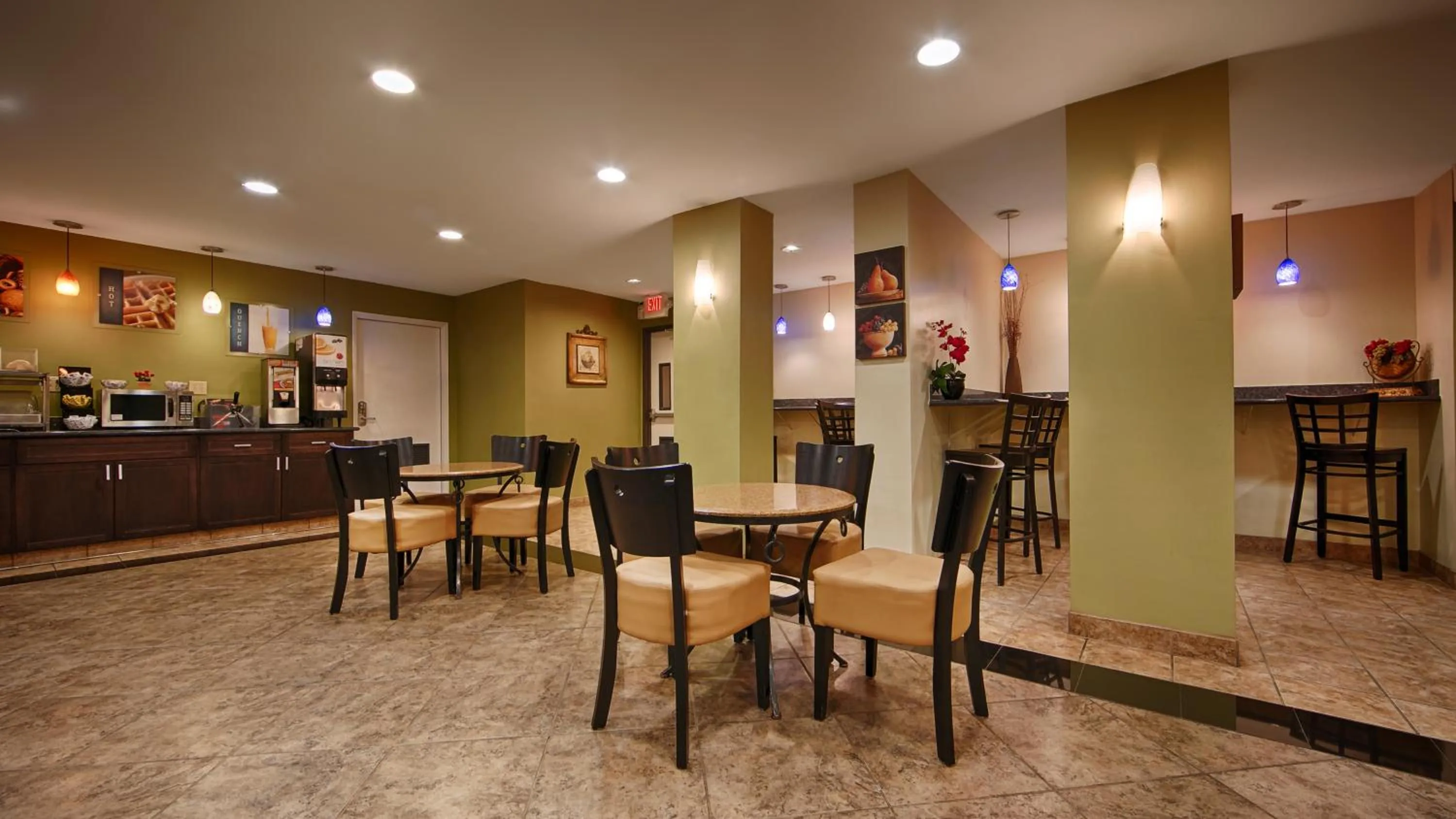 Restaurant/places to eat in Best Western Plus Heritage Inn