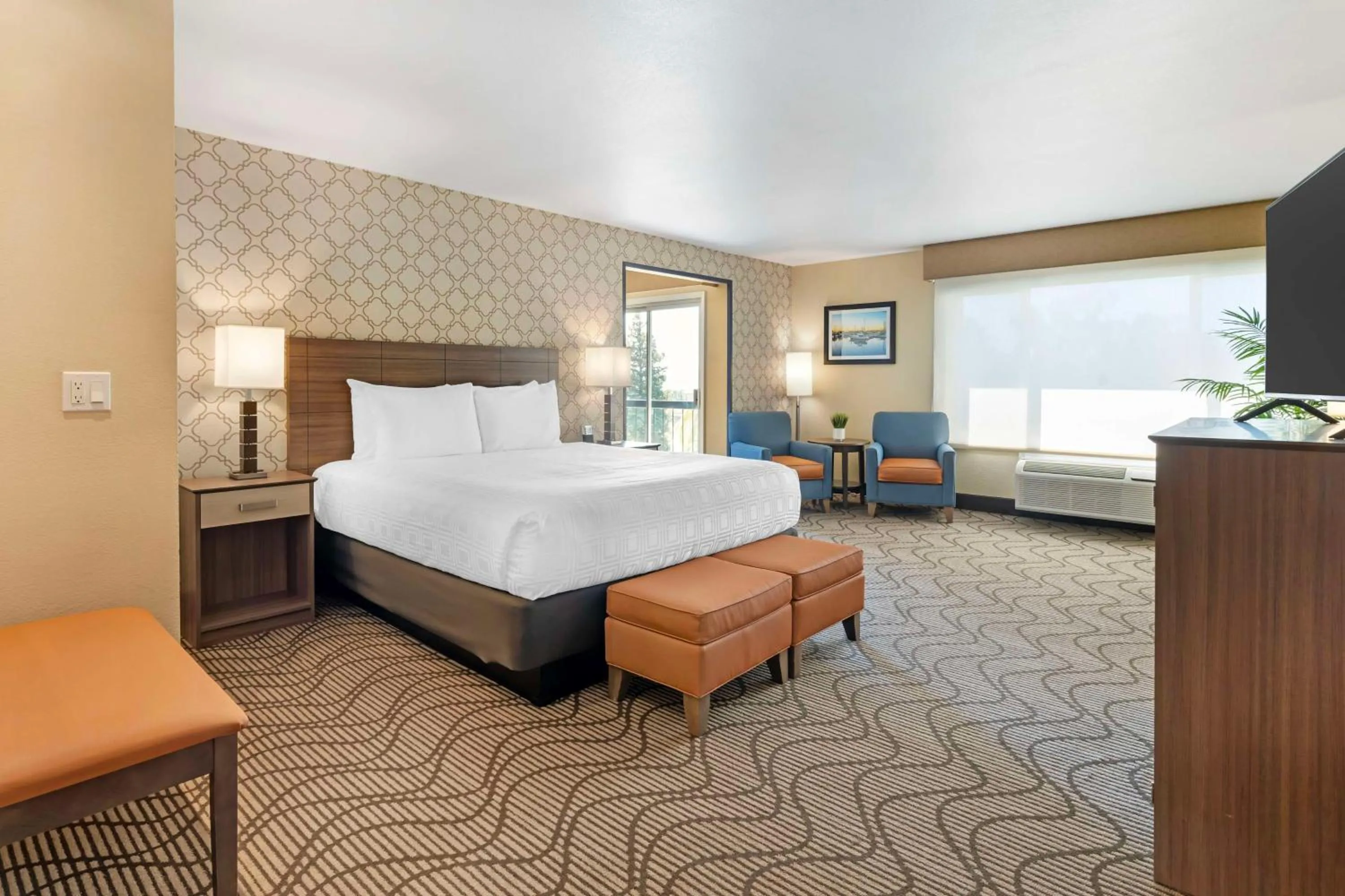 Photo of the whole room, Bed in Best Western Plus Heritage Inn