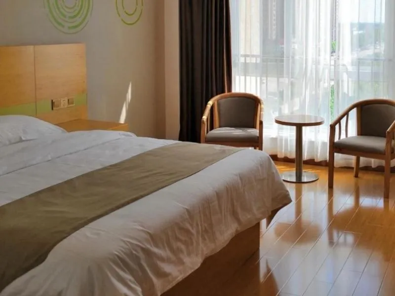 Bed in GreenTree Inn Liaocheng Economic Development Zone Huitong Logistics Park Express Hotel