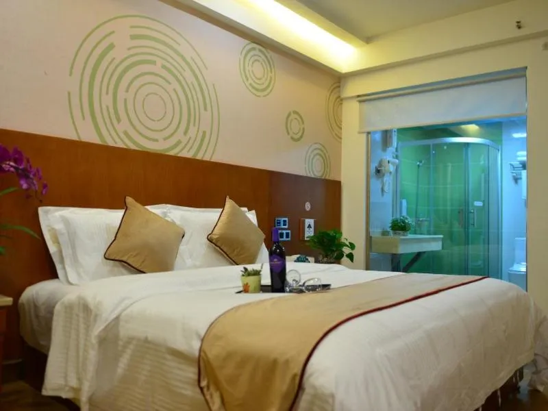 Bed in GreenTree Inn Ziyang Lezhi Government Tianchi Town Express Hotel