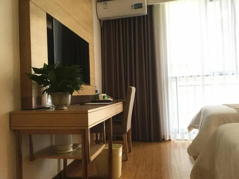 Bed in GreenTree Inn Chengde Development Zone University City Express Hotel