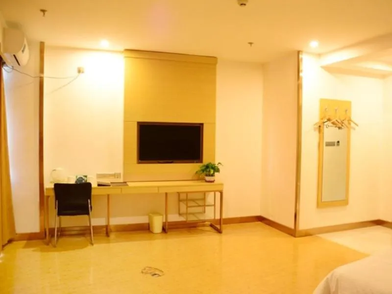 GreenTree Inn Taiyuan Wanbailin District West Bua Station Express Hotel