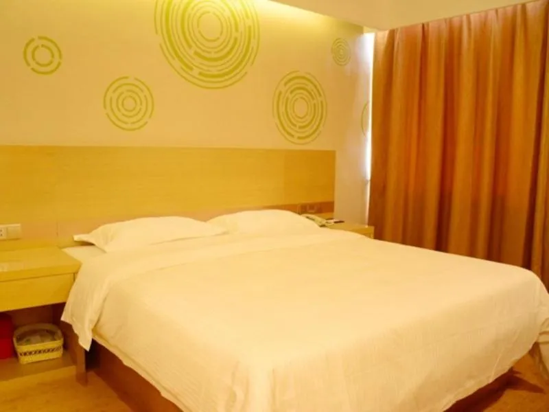 GreenTree Inn Taiyuan Wanbailin District West Bua Station Express Hotel