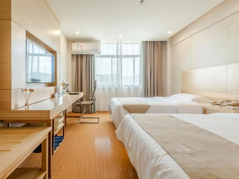 Bed in GreenTree Inn LiuAn Huoshan County Yingjia Avenue County Hospital Express Hotel