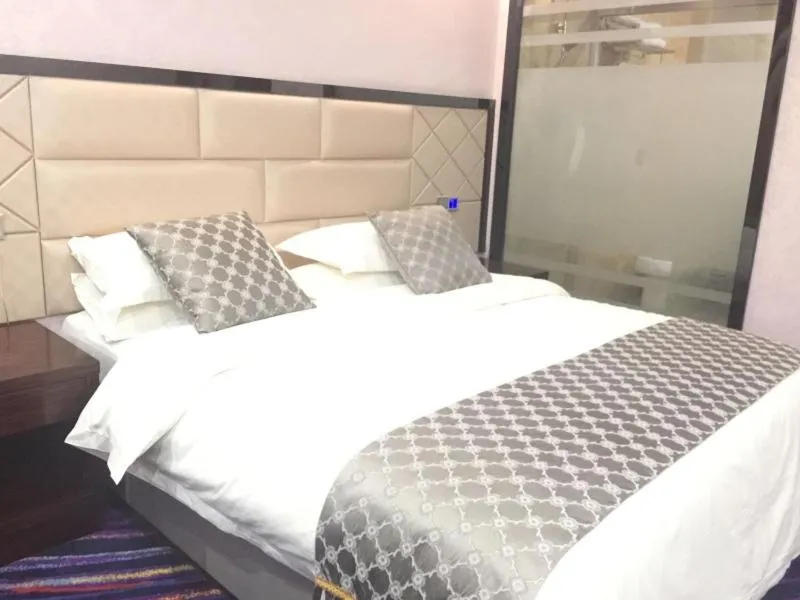 Bed in GreenTree Alliance Bengbu Railway Station Hotel