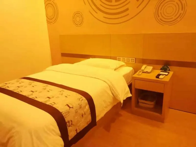 Bed in GreenTree Inn Shenyang Shengjing Hospital Shenyang Liaol Road Business Hotel