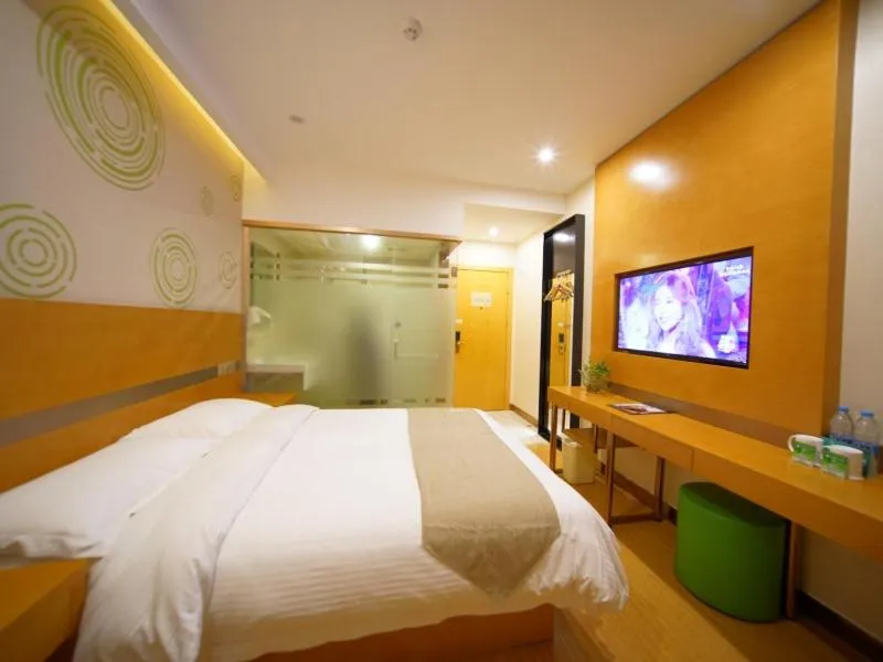 Bed in GreenTree Inn ShanghaiBaoshan District Tieshan Road Youyi Road Hotel