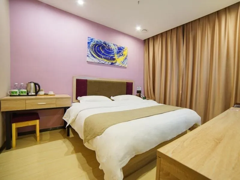 Bed in GreenTree Alliance Kunming Beijing Road Linyuqiao Subway Station Hotel