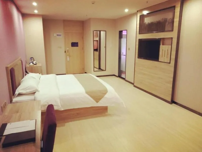 Bed in GreenTree Alliance Kunming Beijing Road Linyuqiao Subway Station Hotel