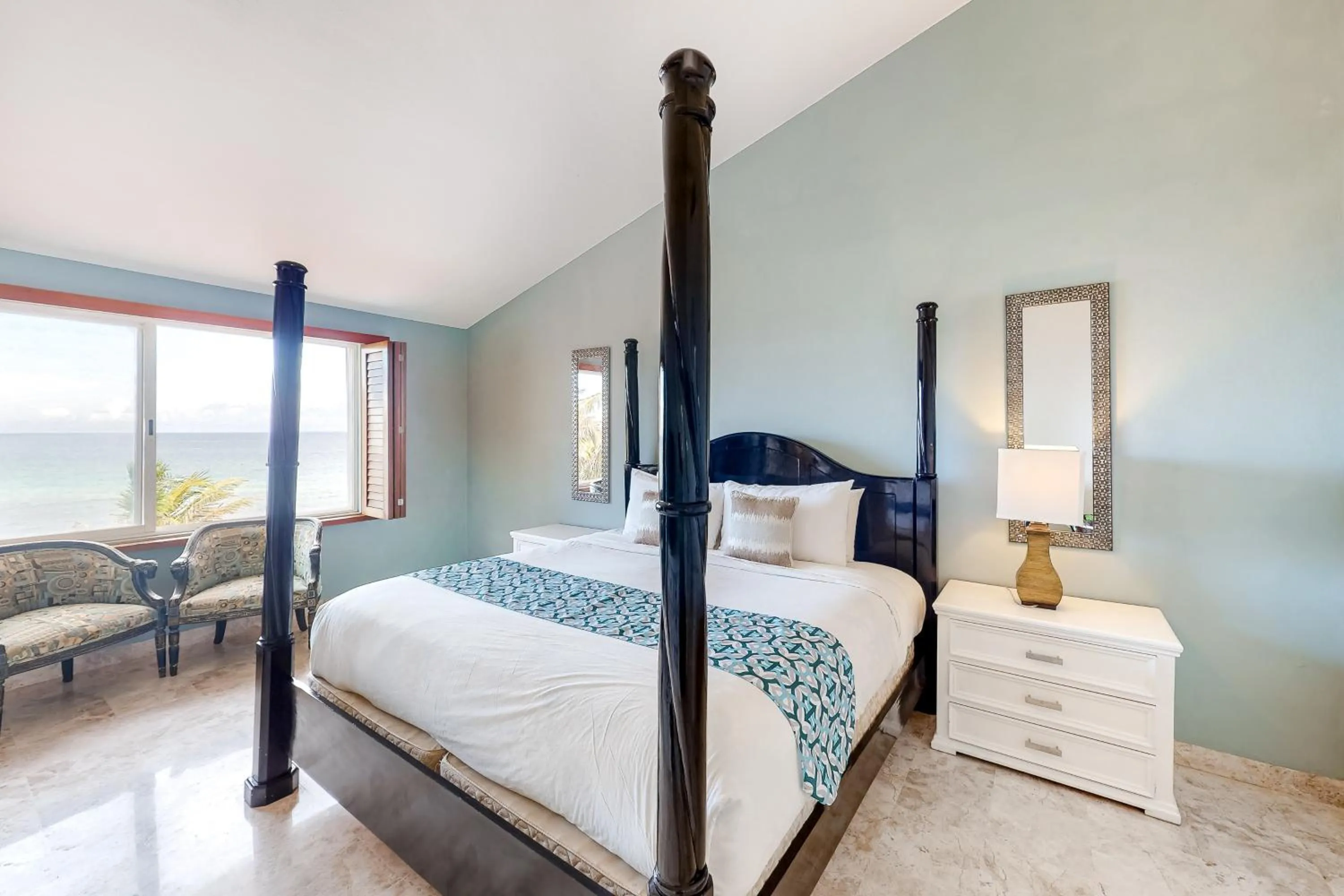 Bed in Seashell 334 @ Fishermen