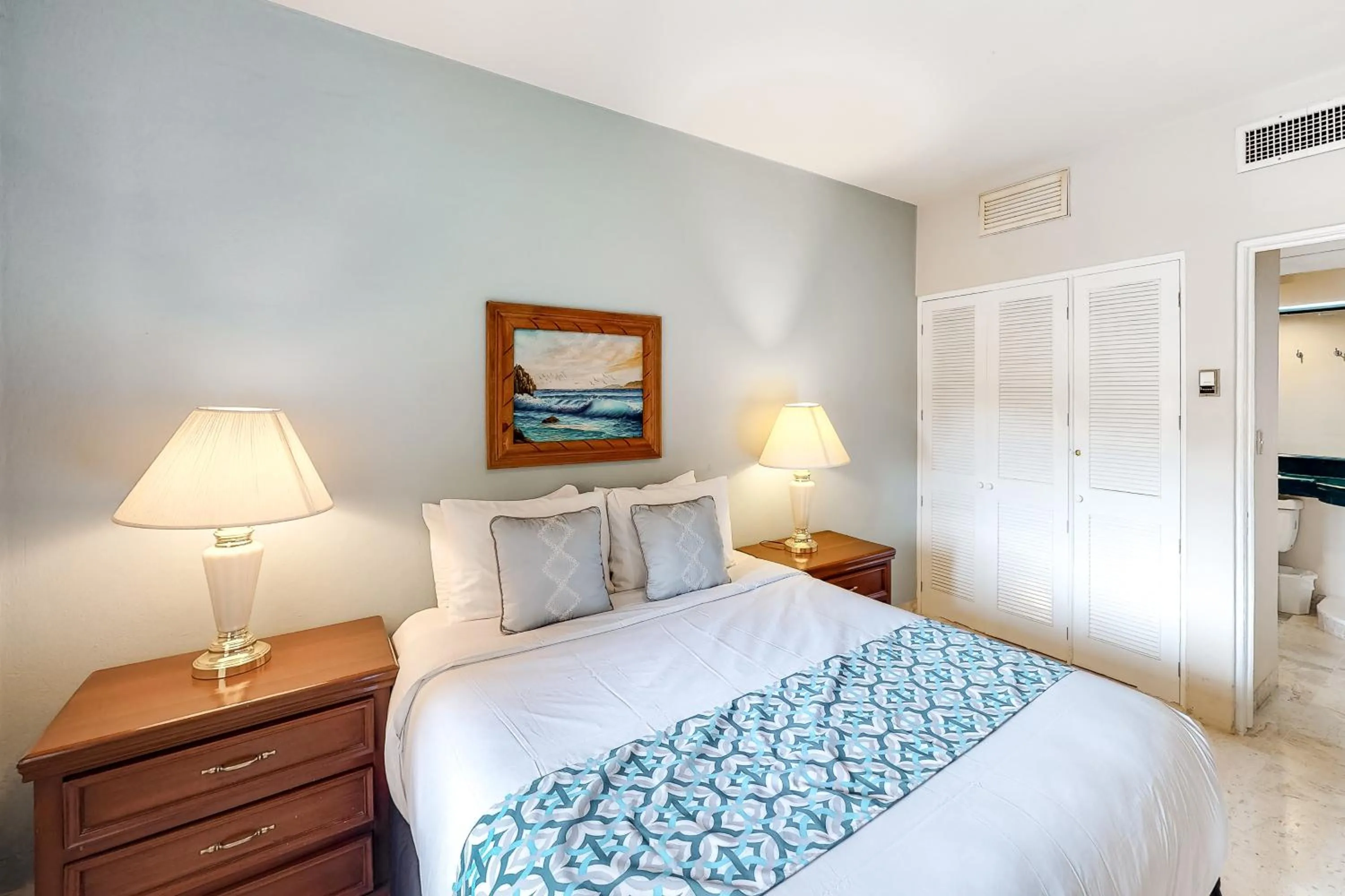 Bed in Seashell 334 @ Fishermen