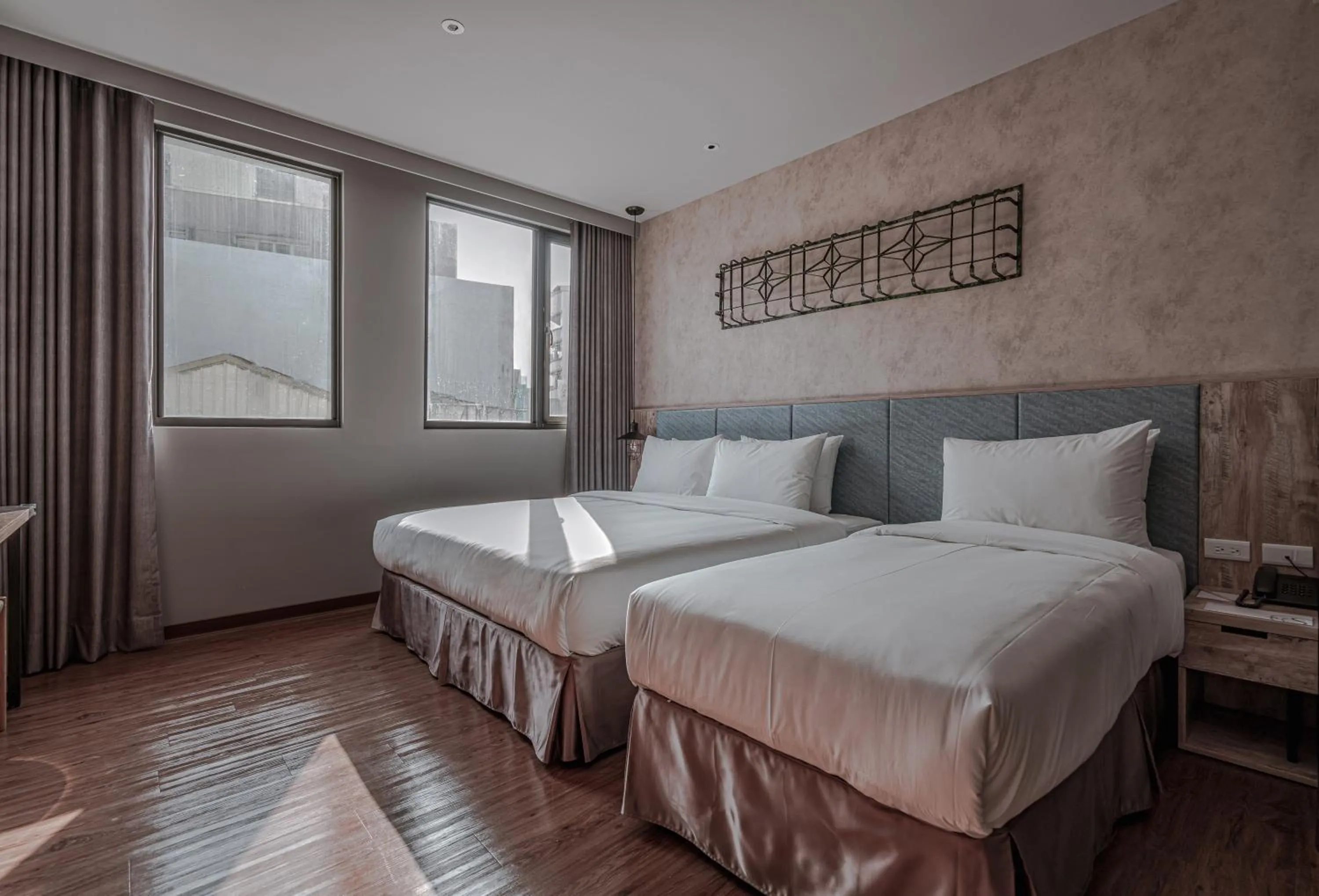 Photo of the whole room, Bed in Somer Chew Hotel