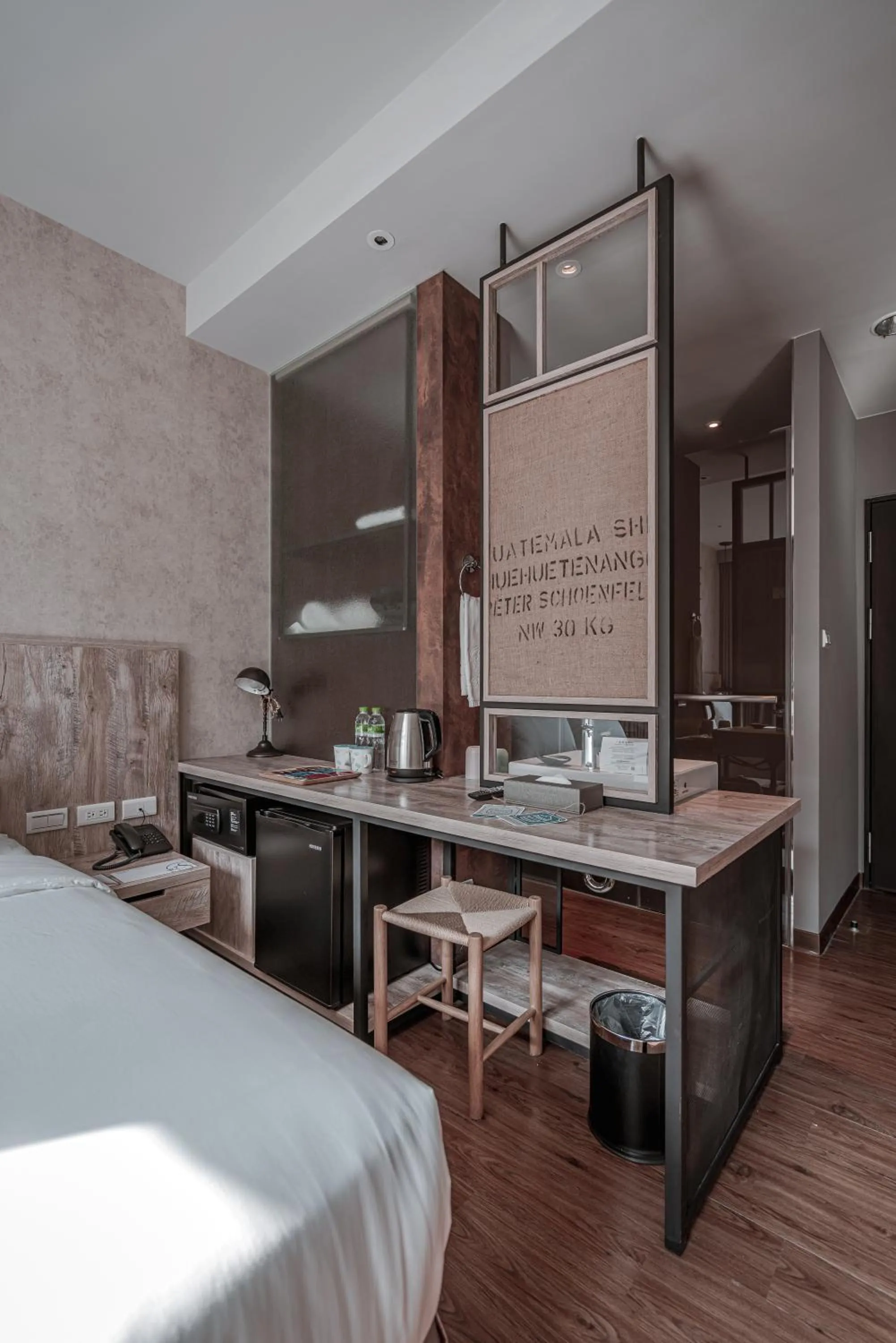 Photo of the whole room, Bed in Somer Chew Hotel