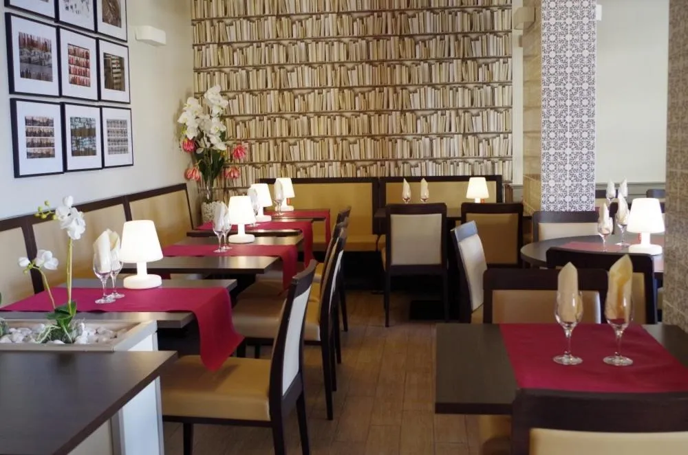 Restaurant/places to eat in Hôtel Spunta Di Mare