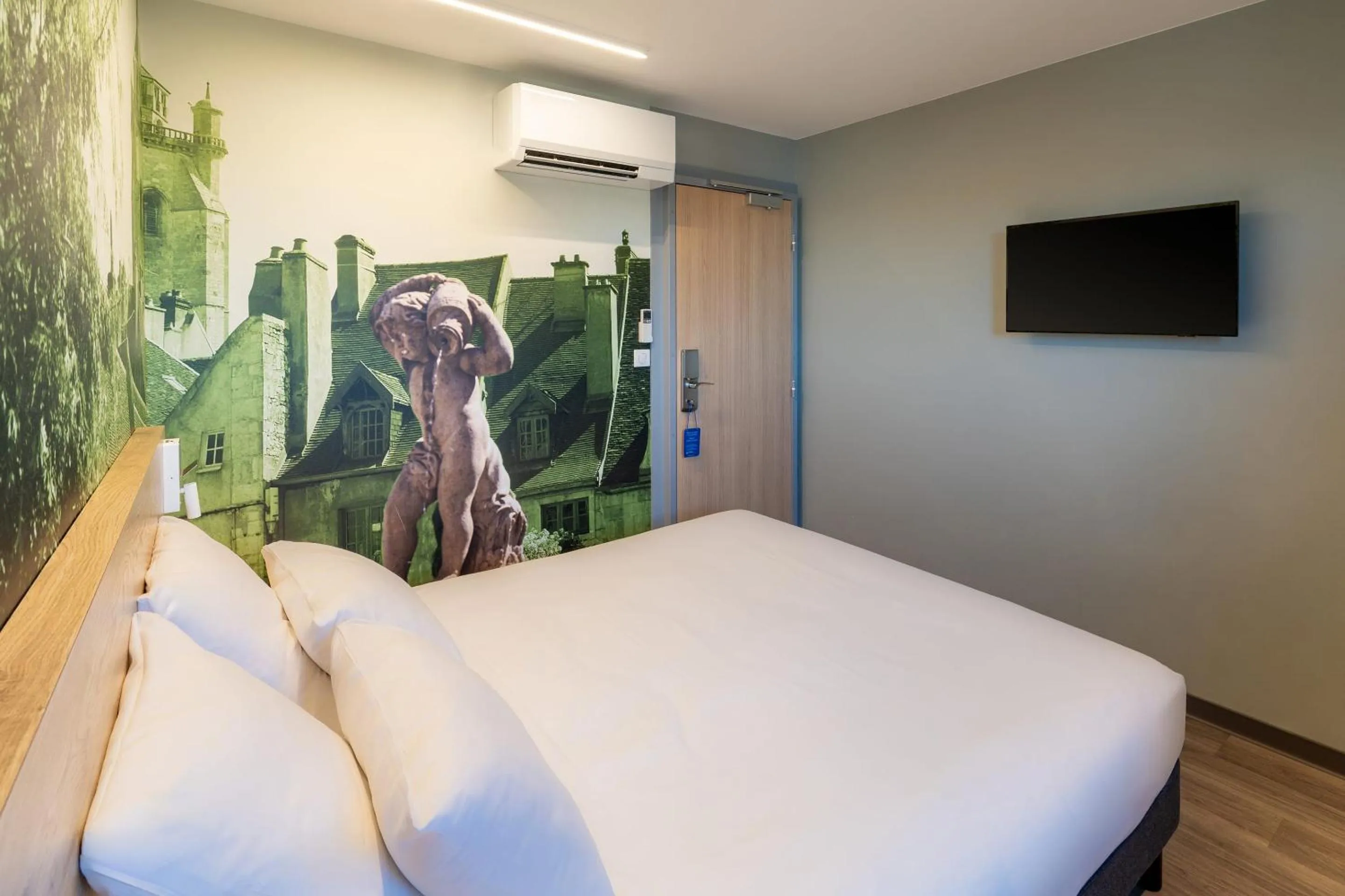 Bedroom, Bed in Sure Hotel by Best Western Dole