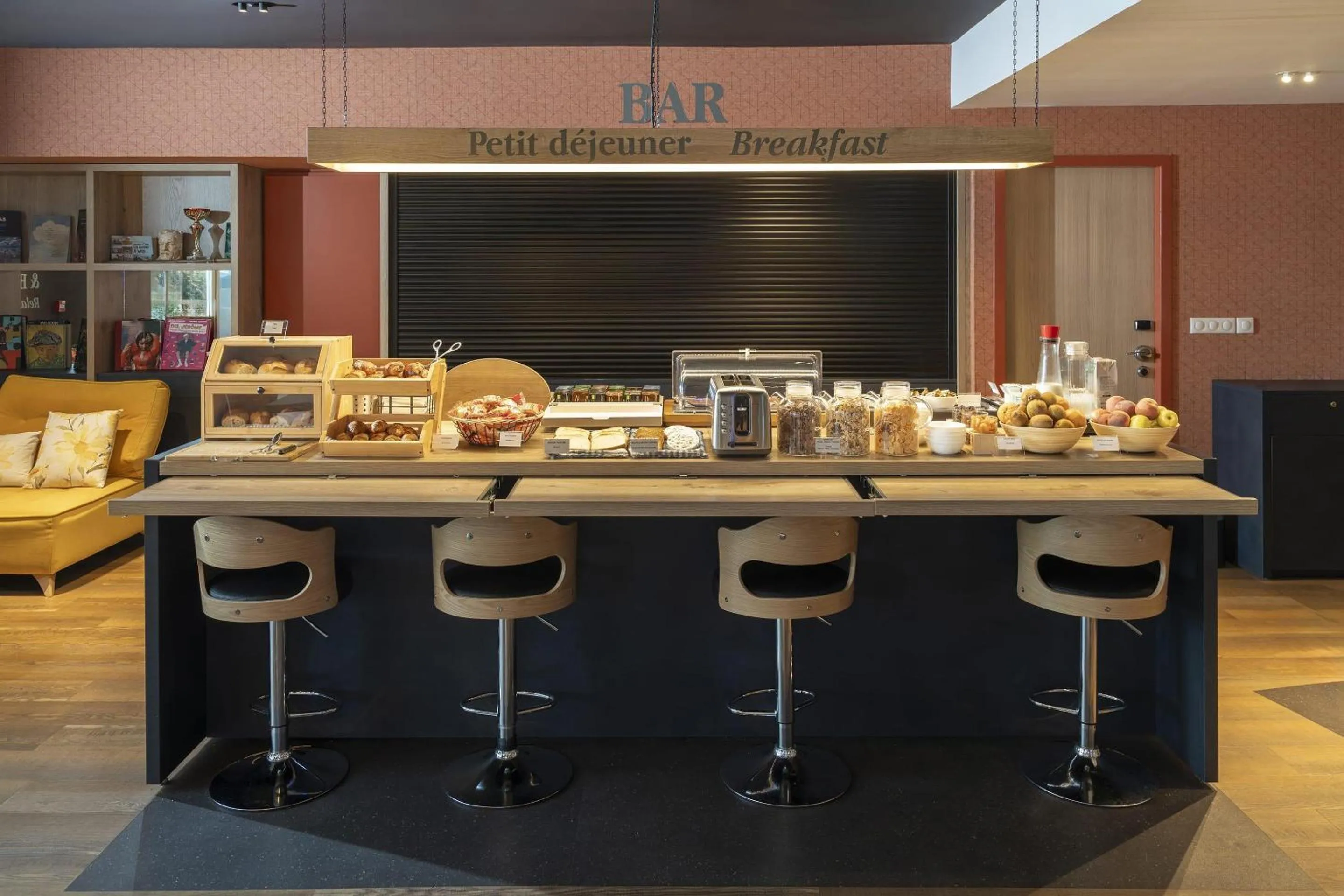 Food and drinks in Sure Hotel by Best Western Dole