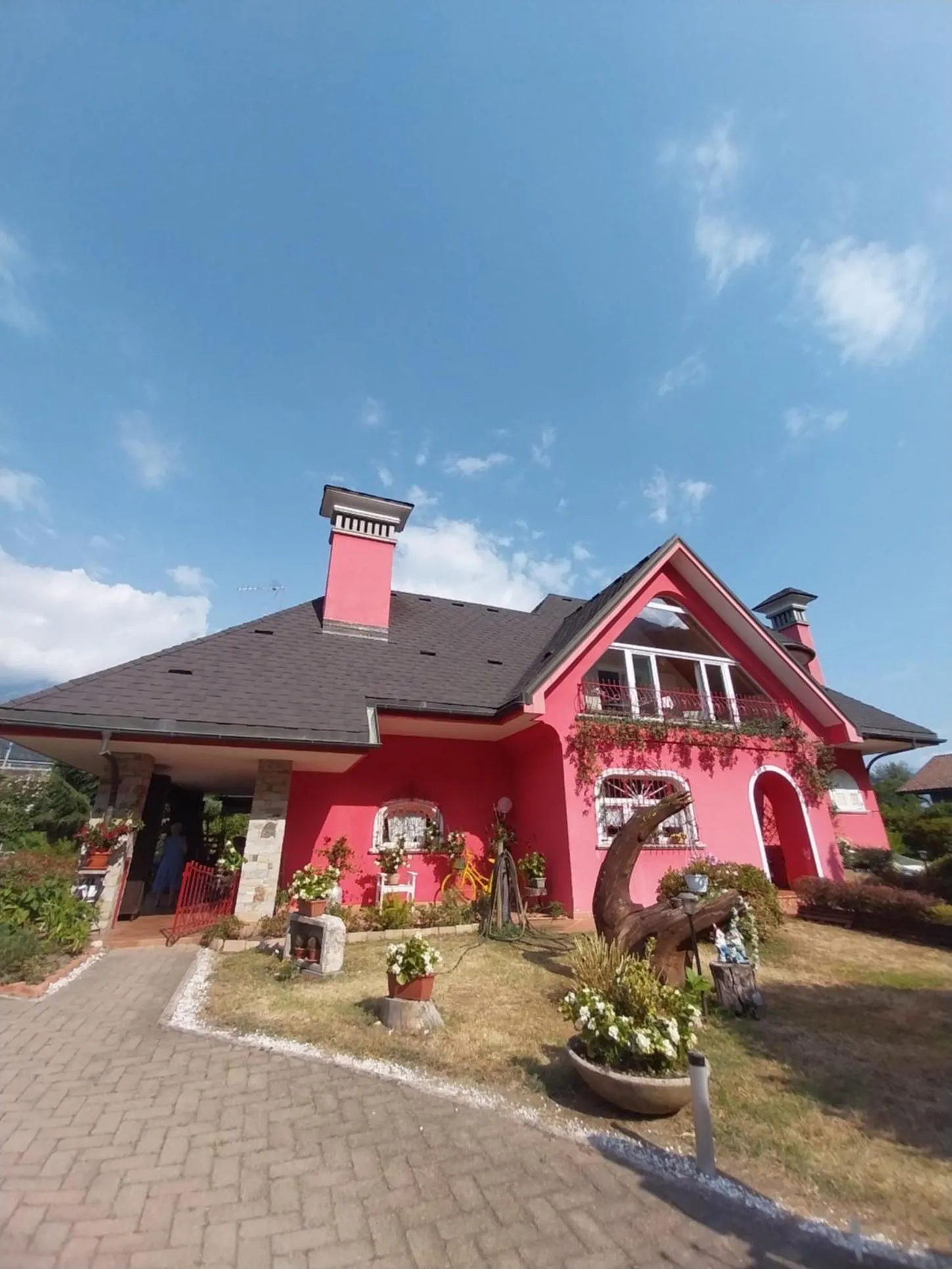 Property building in A casa di Lara