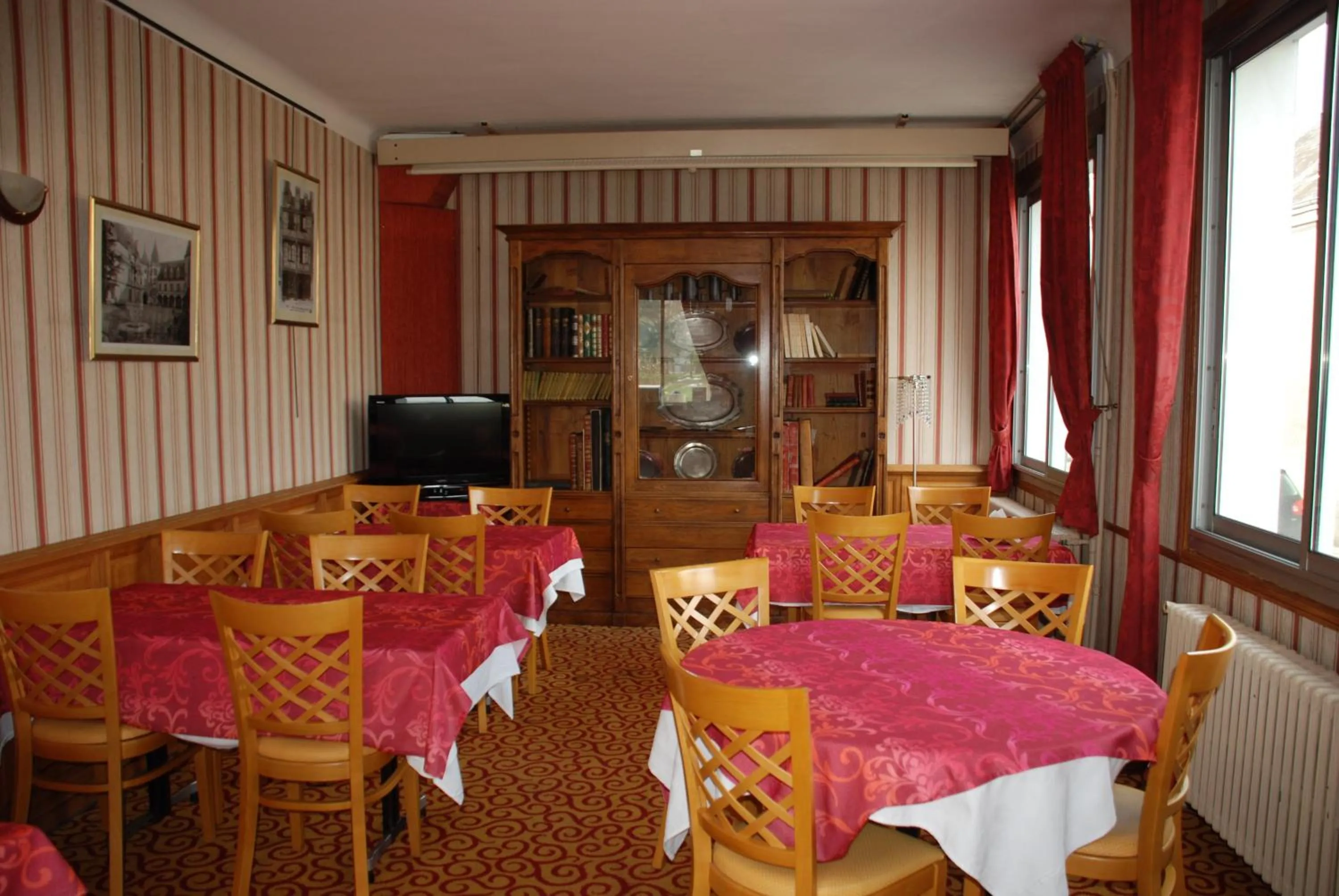 Restaurant/places to eat in Hôtel Restaurant Le Bellevue Montrichard 3 étoiles