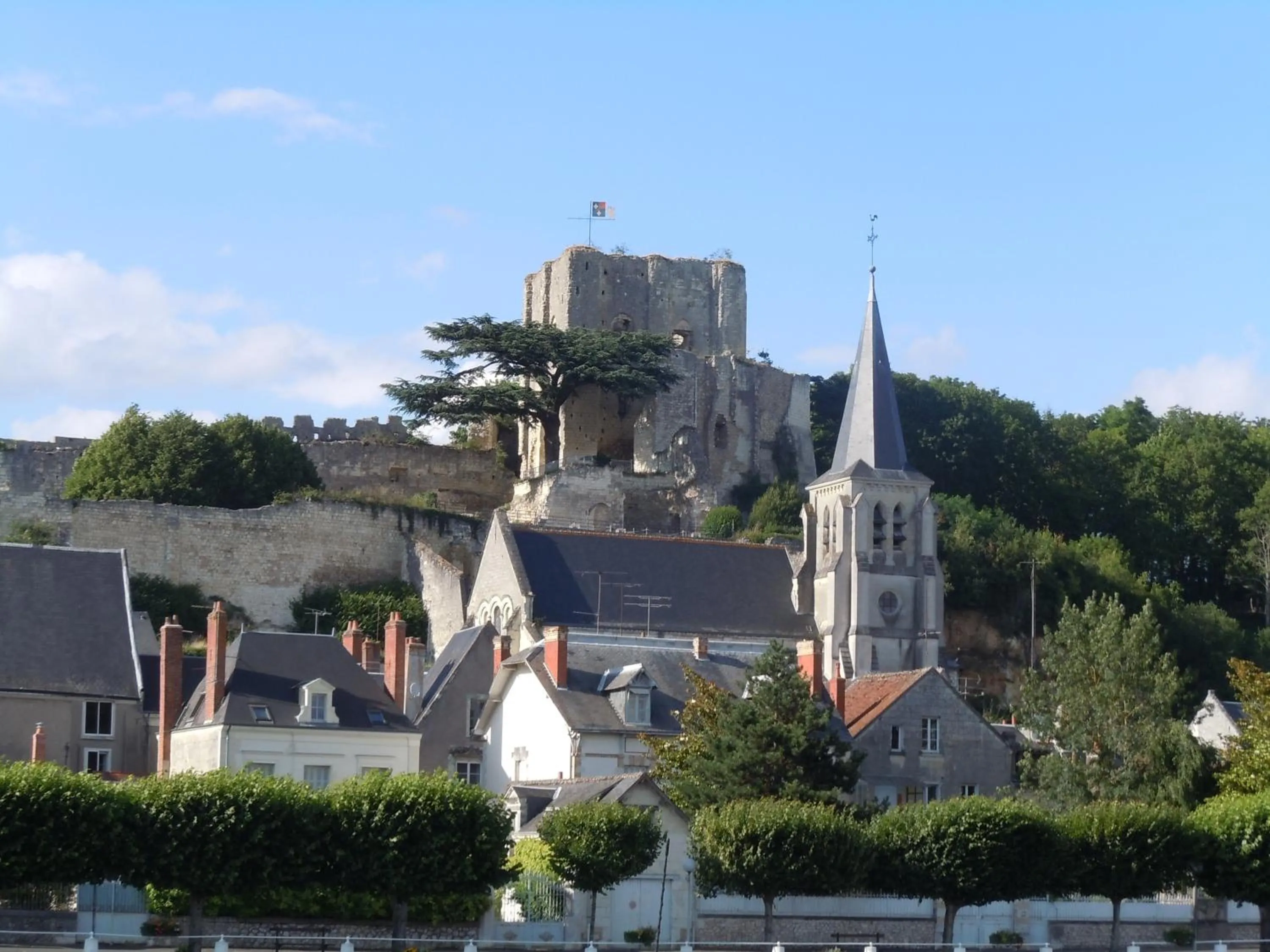Facade/entrance in Hôtel Restaurant Le Bellevue Montrichard 3 étoiles