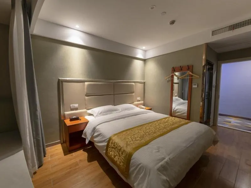 Bed in Shell Shanghai Wanda Plaza Wujiaochang Metro Station Hotel