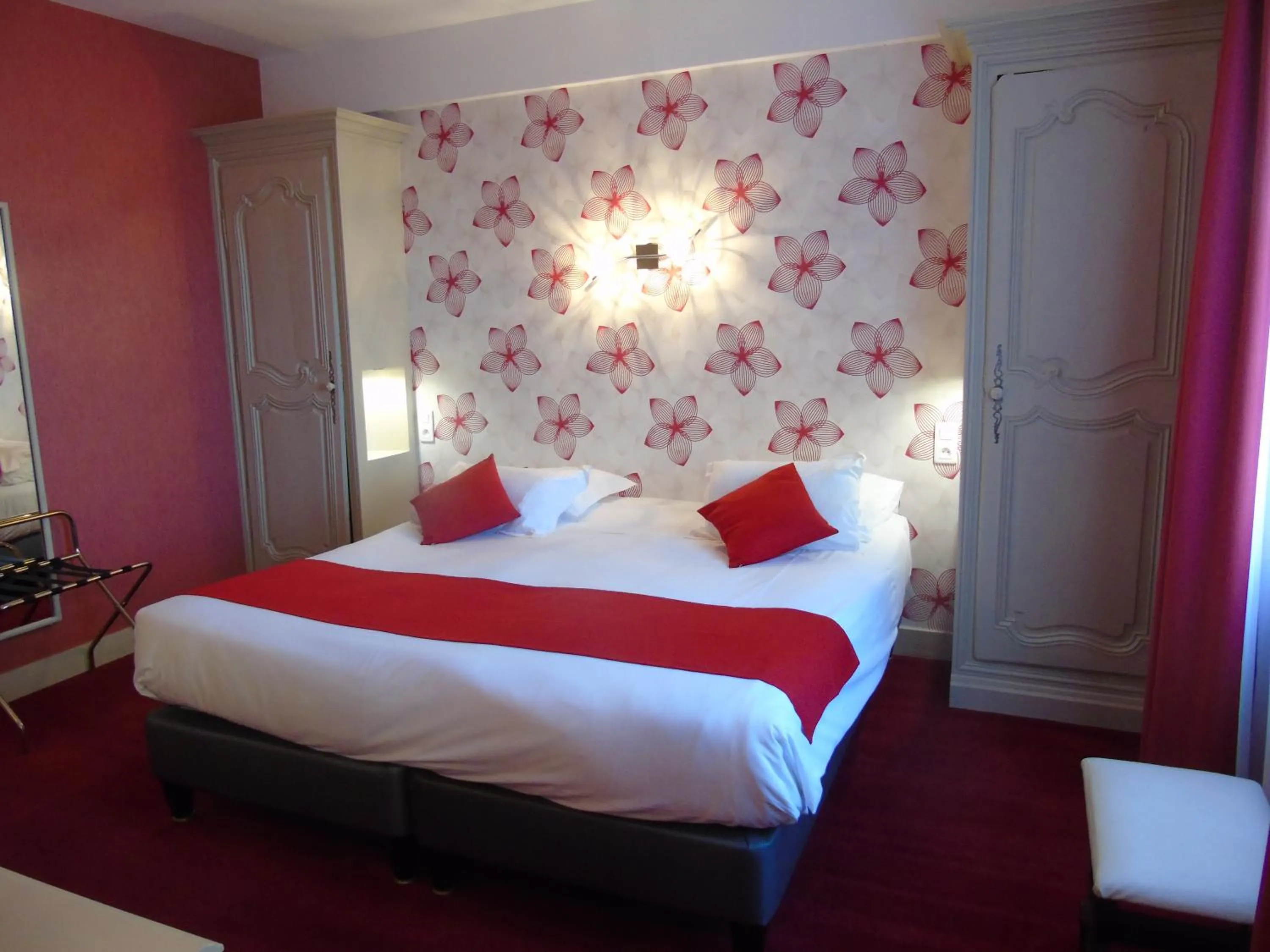 Photo of the whole room, Bed in Best Western Hôtel Montgomery