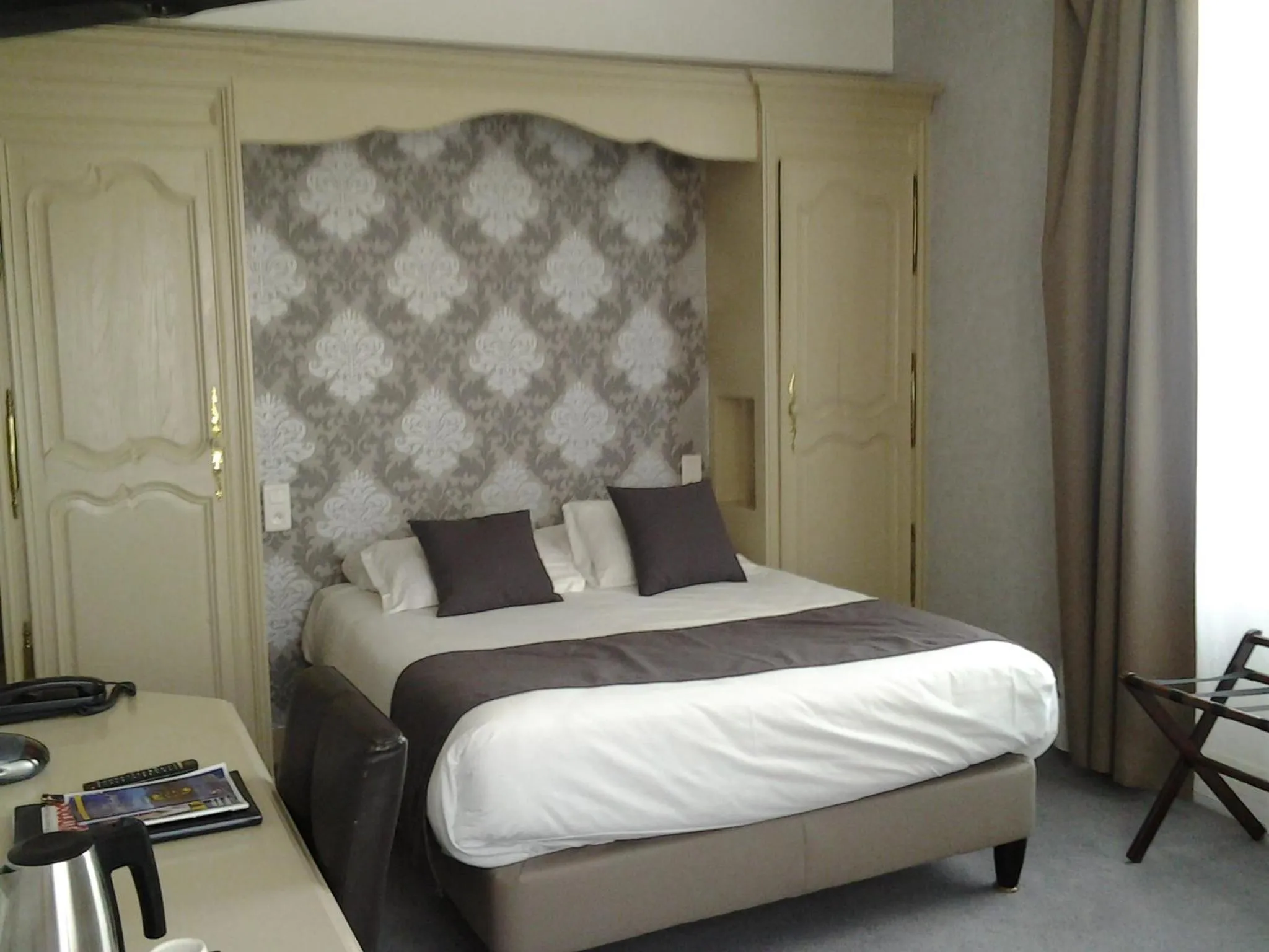 Bedroom, Bed in Best Western Hôtel Montgomery