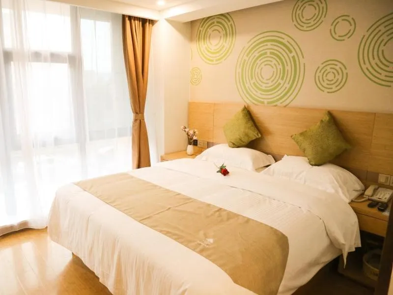 Bed in GreenTree Inn Nanjing Pukou District Qiaolin Express Hotel