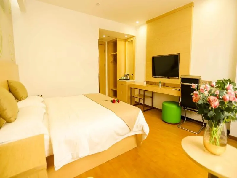 Bed in GreenTree Inn Xuzhou Economic Development Zone Da Miaozhen Business Hotel