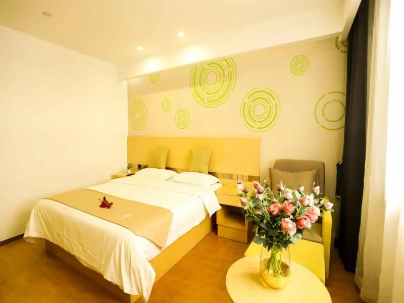 Bed in GreenTree Inn Xuzhou Economic Development Zone Da Miaozhen Business Hotel