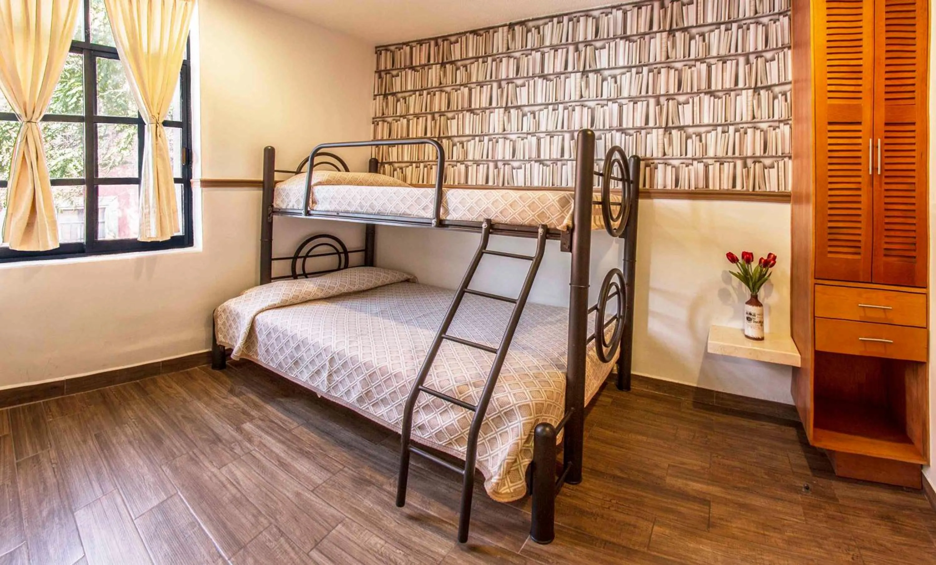 bunk bed, Bed in Hotel Templo Mayor