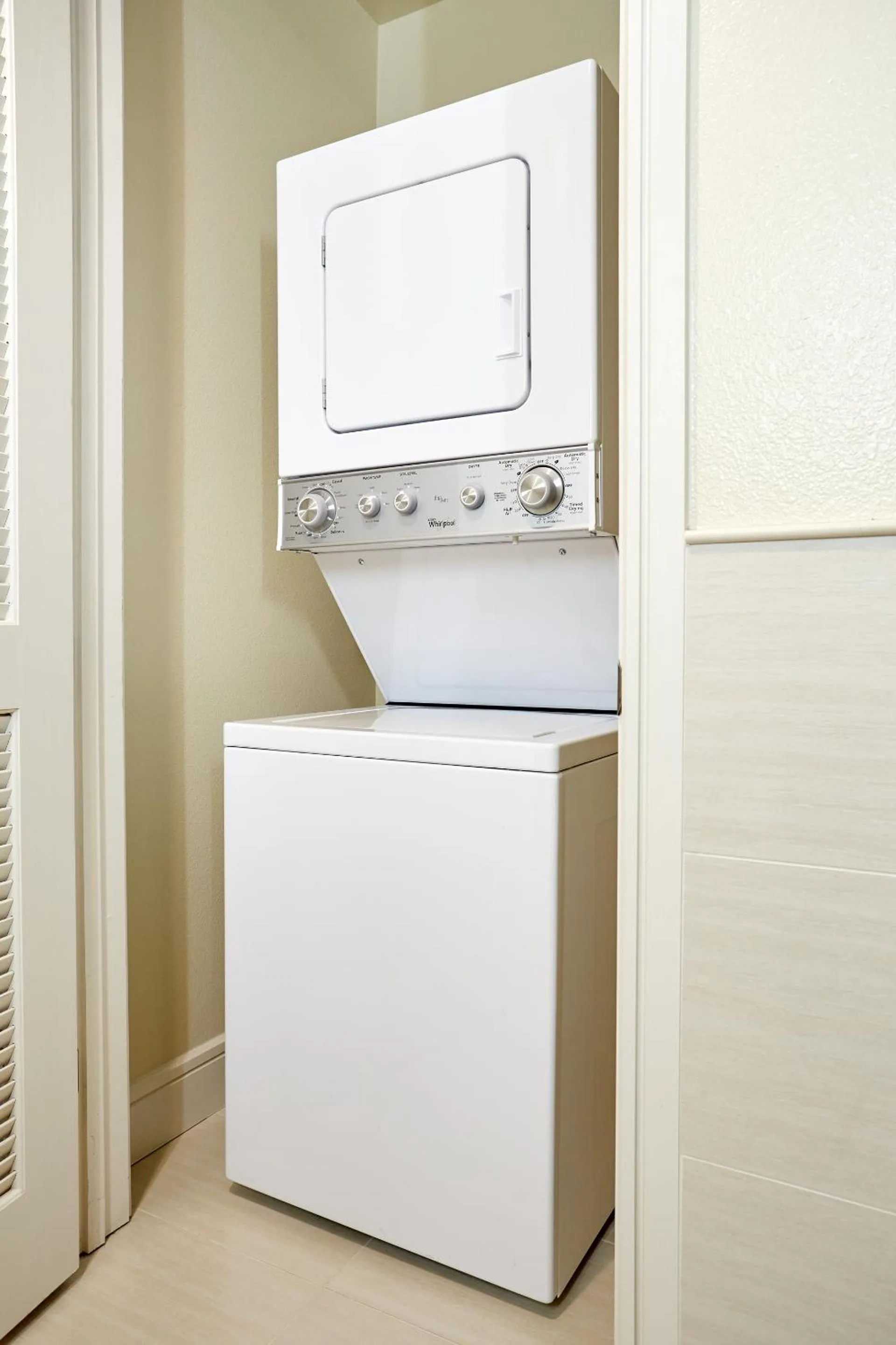 Living room in Sonder at The Catherine